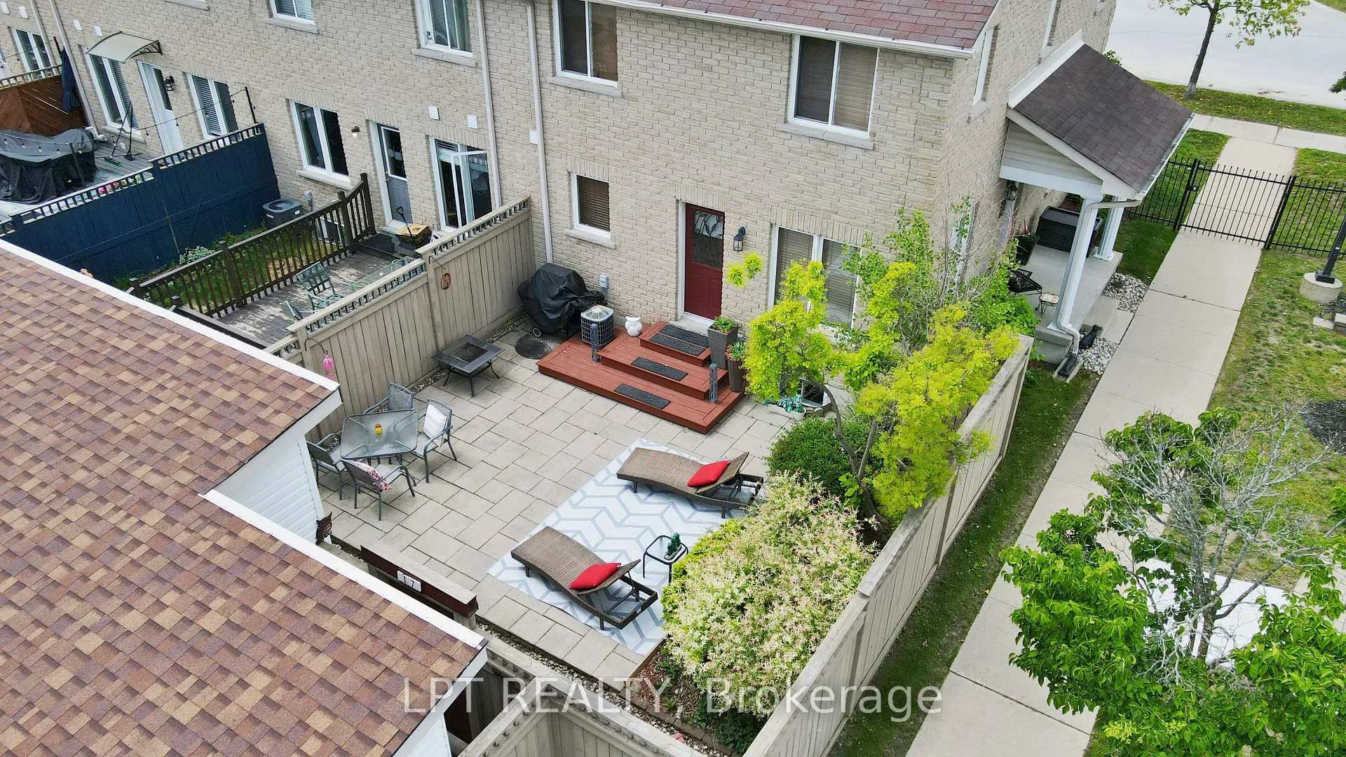Photo 24 of 17 Silver Maple Crescent, Barrie, Holly — HOMEH