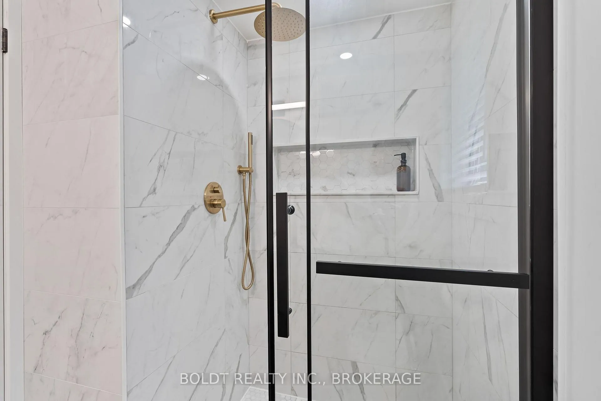 Photo 26 of 21 Shoreline Drive, St. Catharines, Lakeshore — HOMEH
