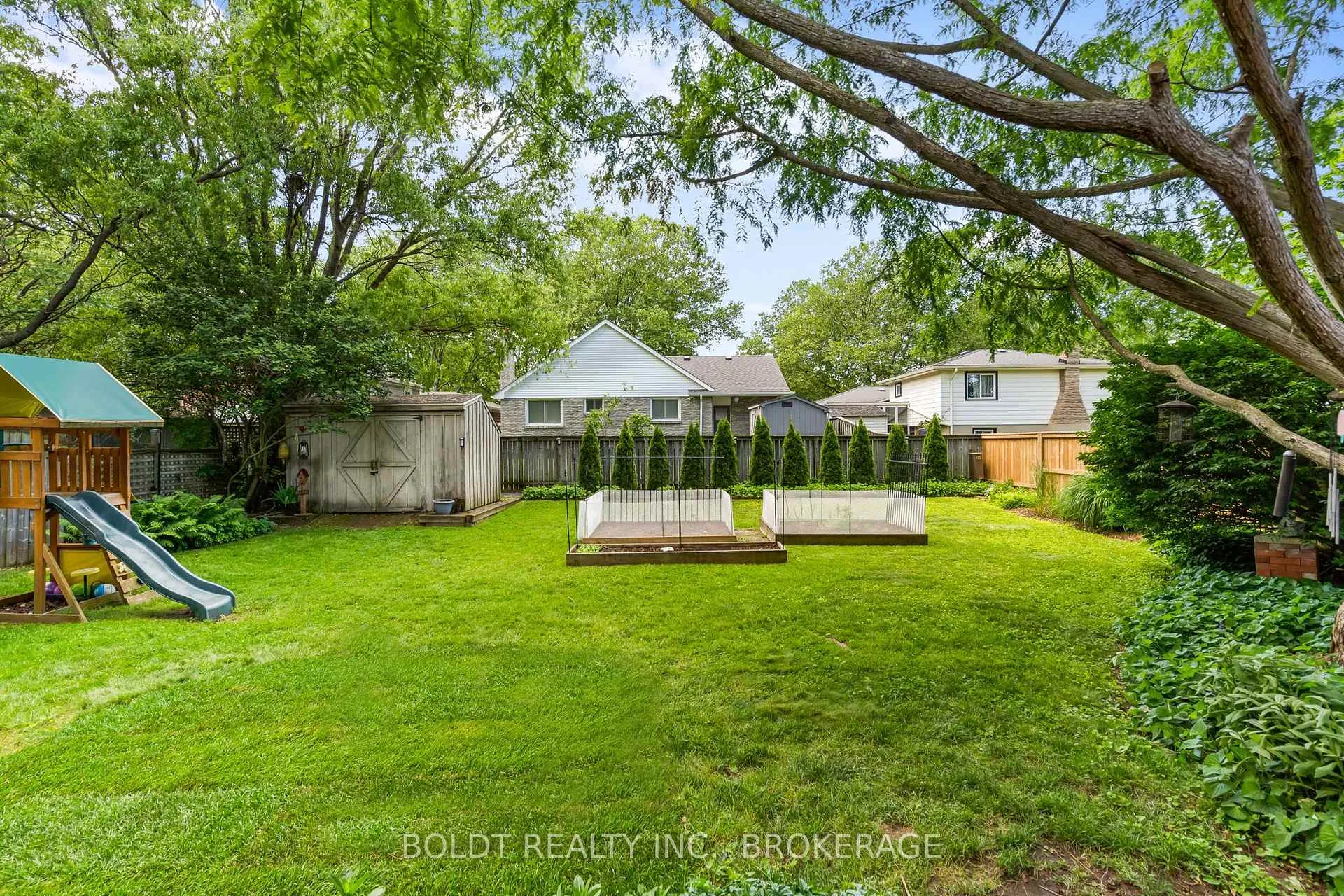 Photo 33 of 21 Shoreline Drive, St. Catharines, Lakeshore — HOMEH