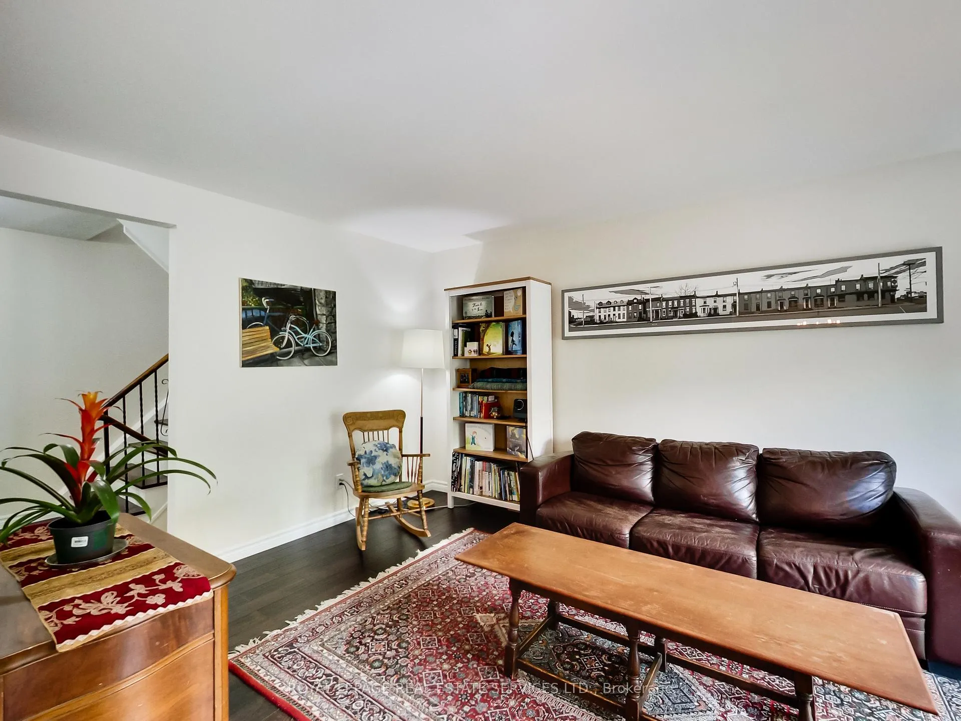 Photo 8 of 27 Bremen Lane, Mississauga, Streetsville — HOMEH