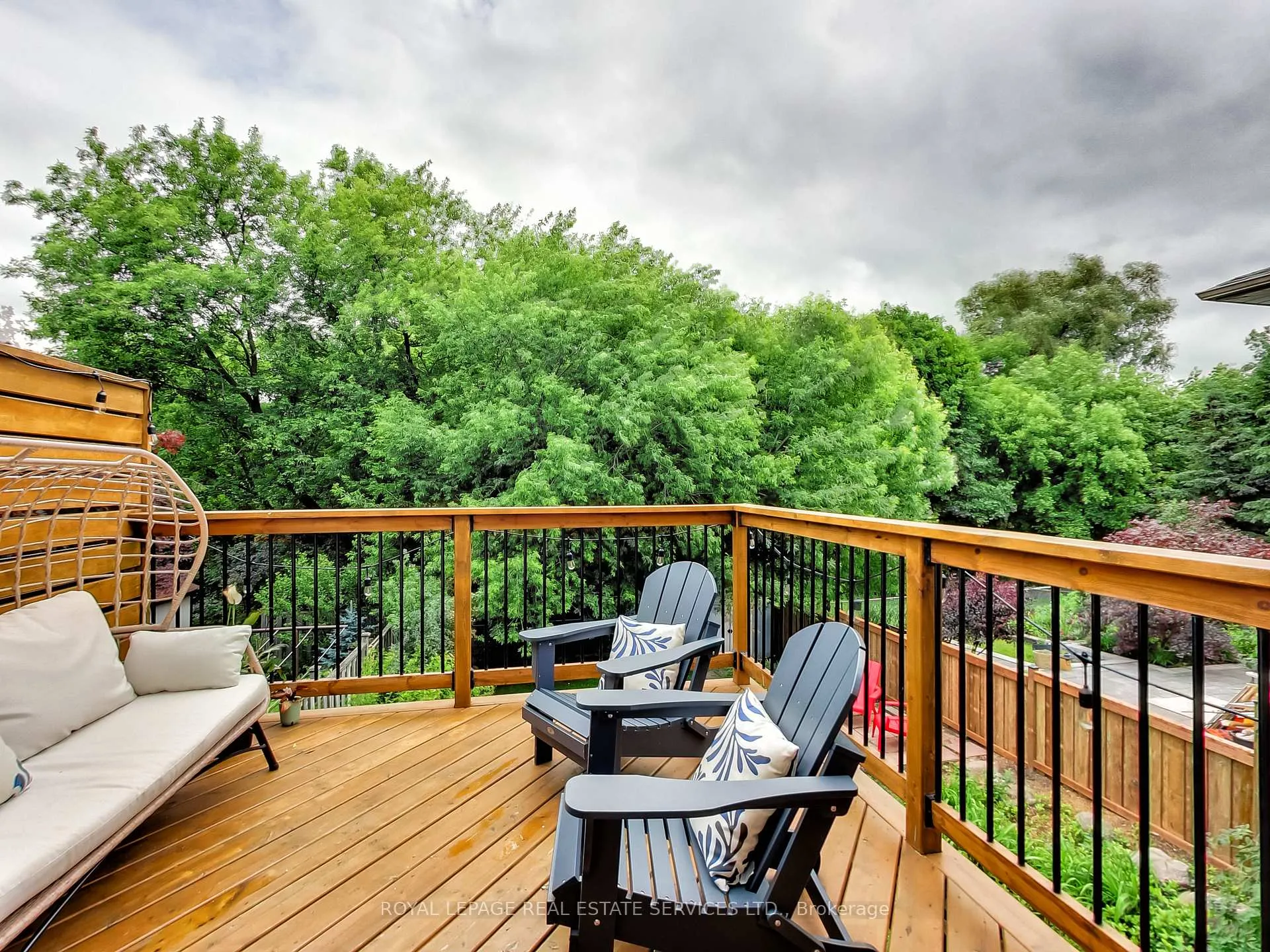 Photo 12 of 27 Bremen Lane, Mississauga, Streetsville — HOMEH