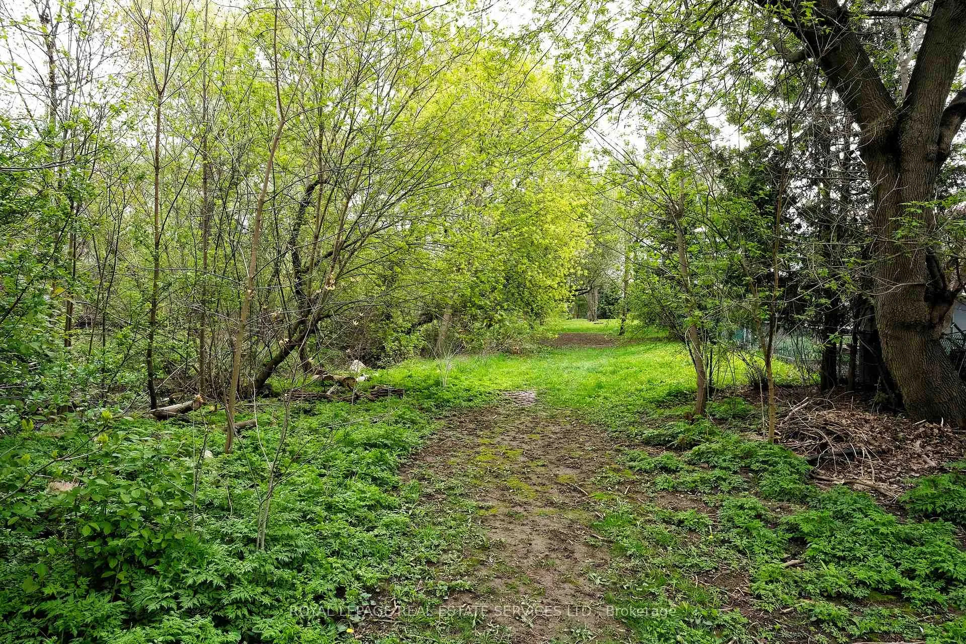 Photo 48 of 27 Bremen Lane, Mississauga, Streetsville — HOMEH