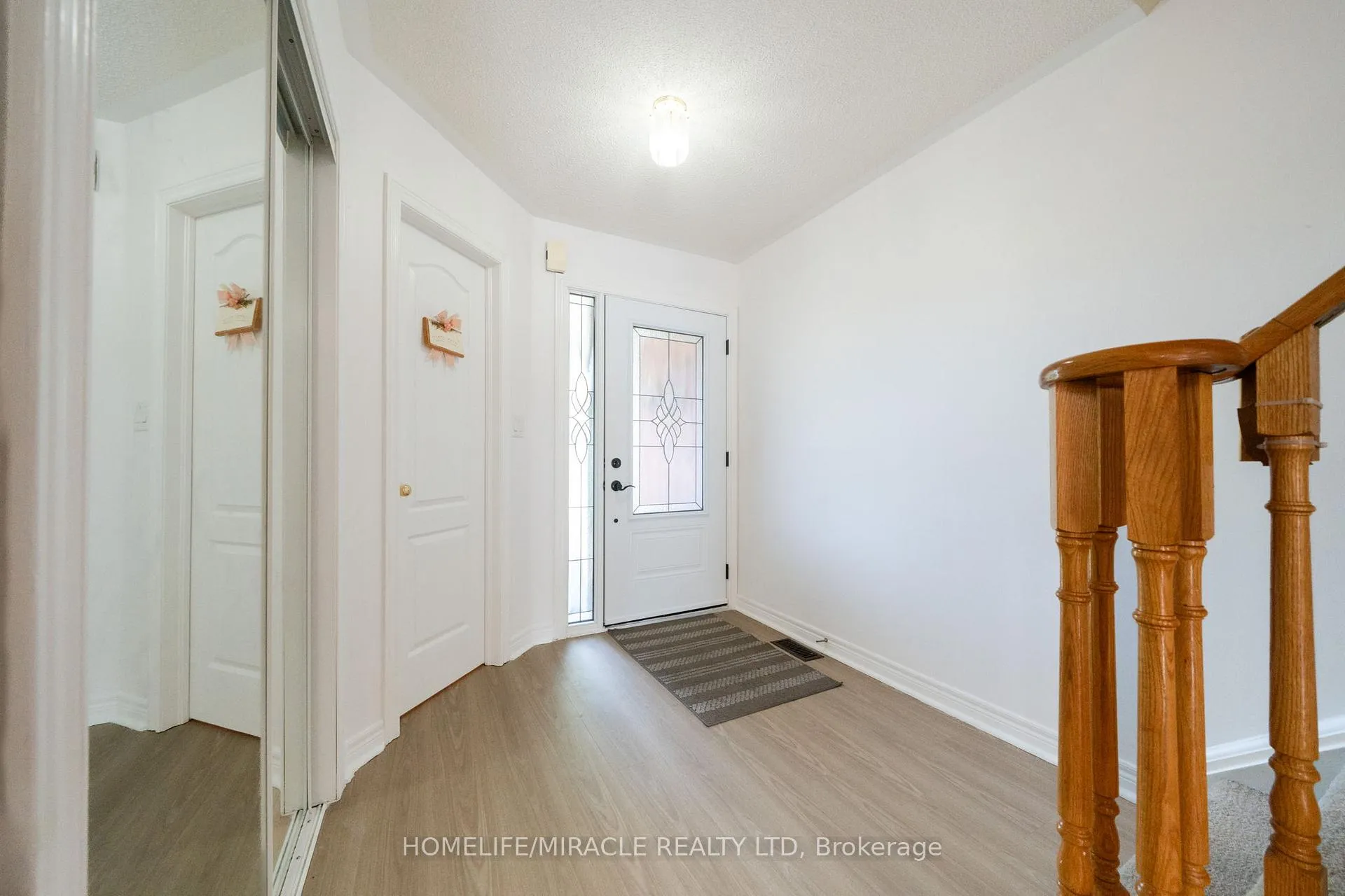 Photo 5 of 93 Brickyard Way, Brampton, Brampton North — HOMEH