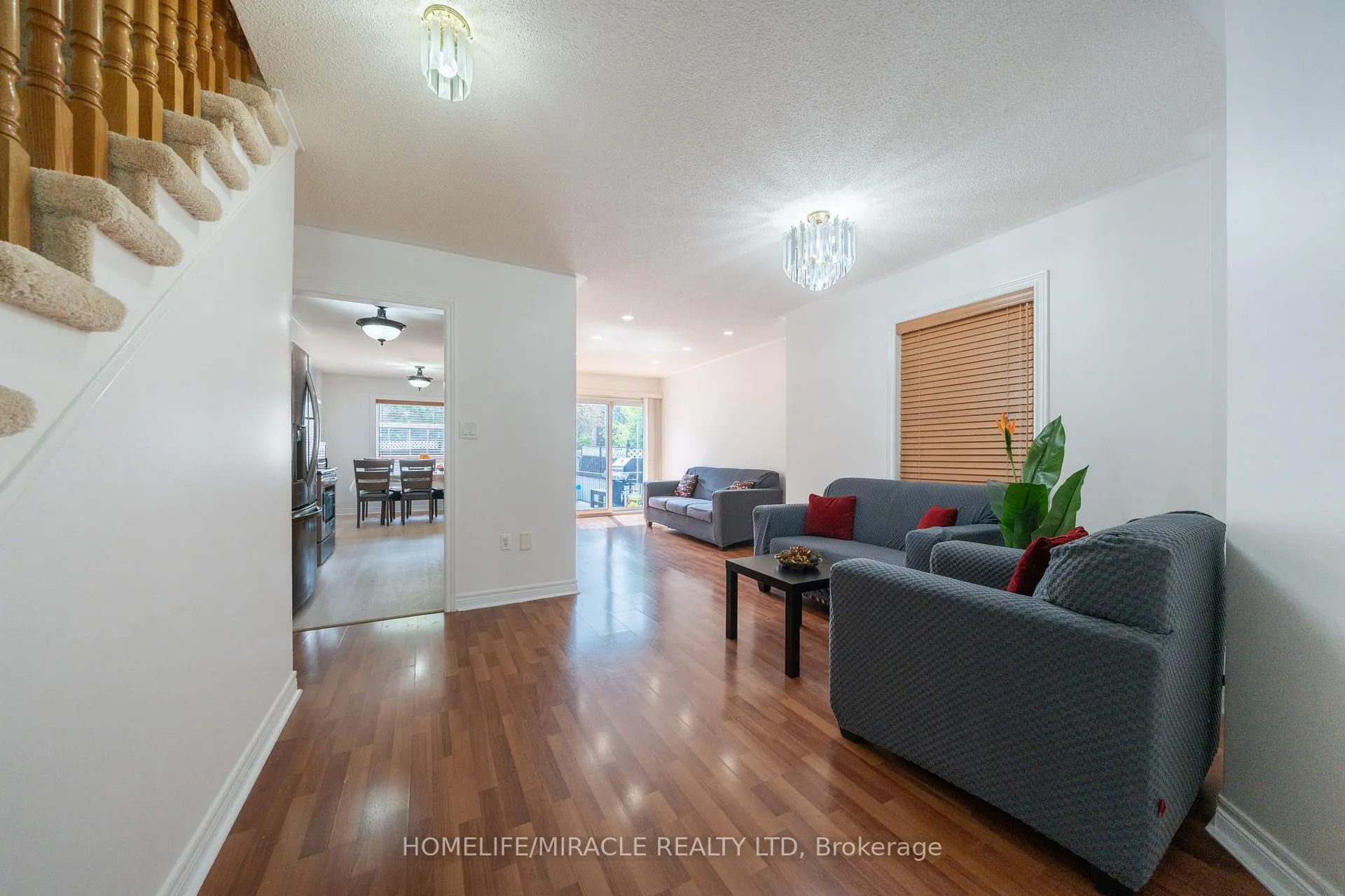Photo 8 of 93 Brickyard Way, Brampton, Brampton North — HOMEH
