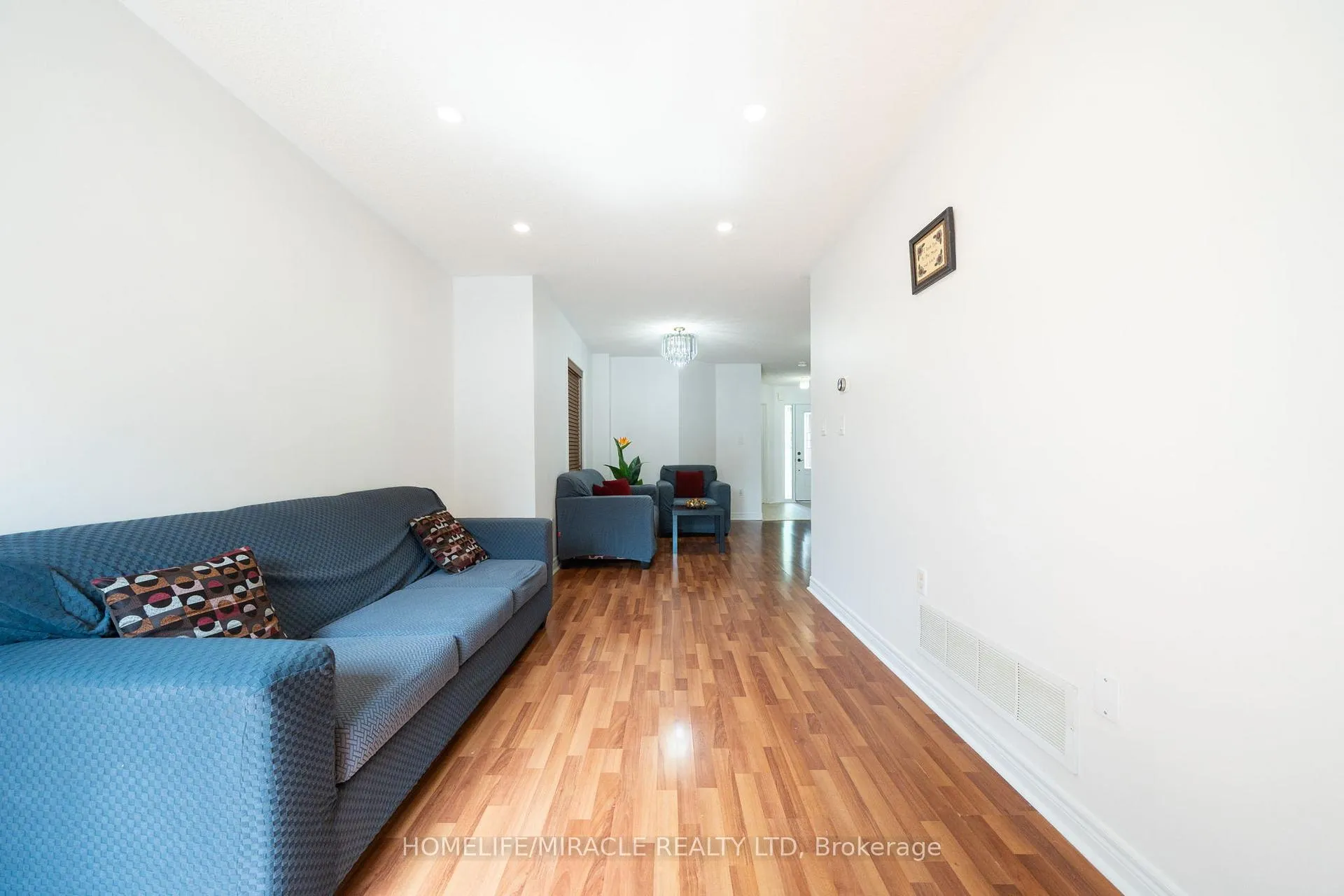 Photo 11 of 93 Brickyard Way, Brampton, Brampton North — HOMEH