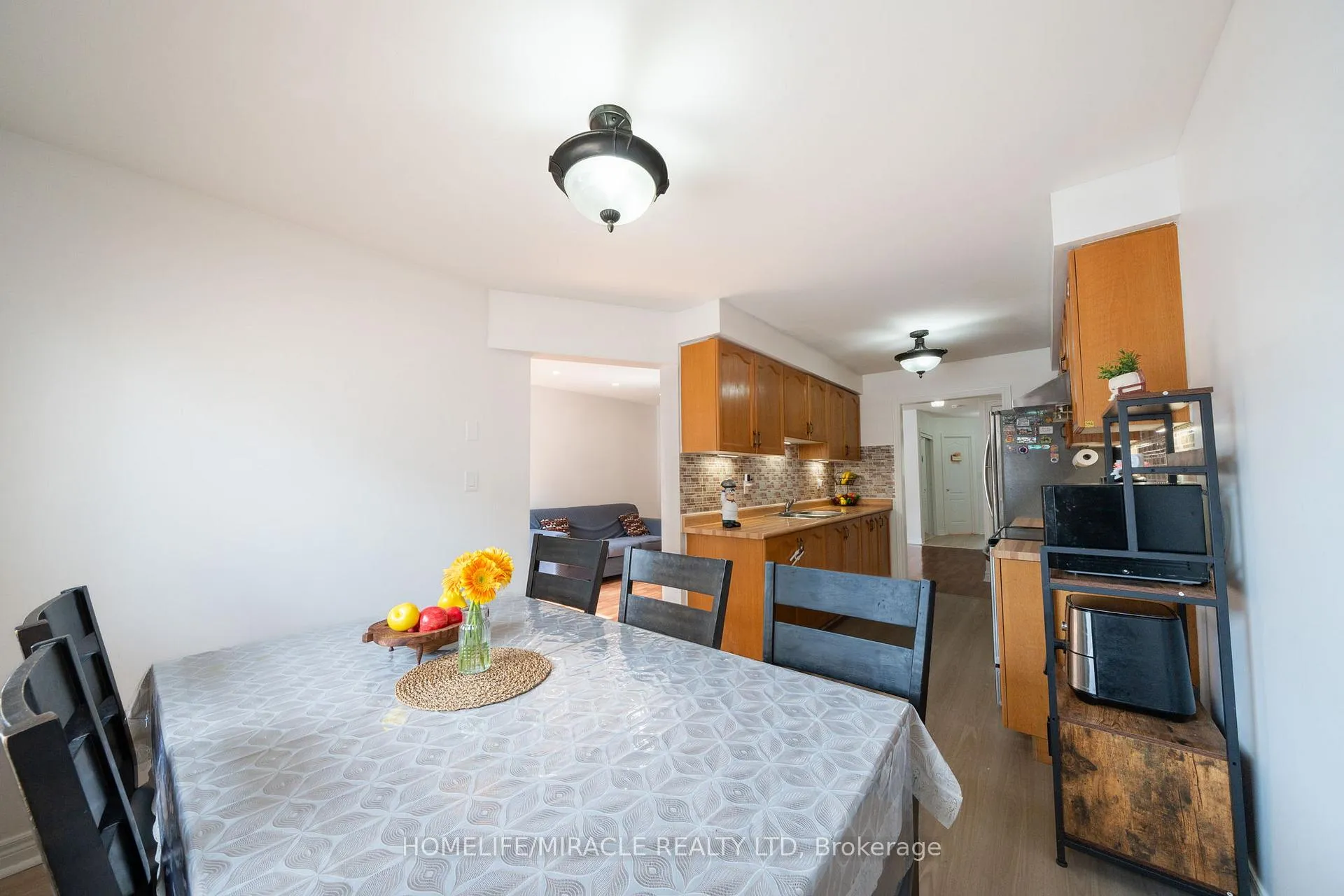 Photo 16 of 93 Brickyard Way, Brampton, Brampton North — HOMEH