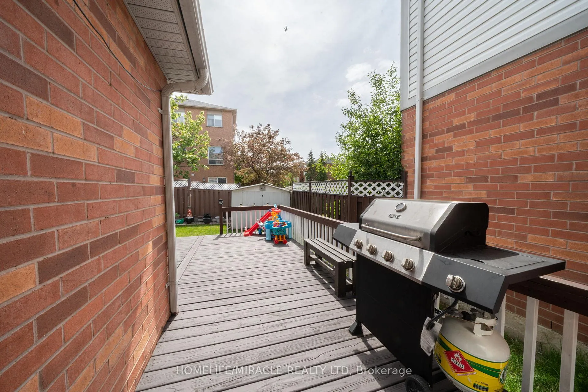 Photo 42 of 93 Brickyard Way, Brampton, Brampton North — HOMEH