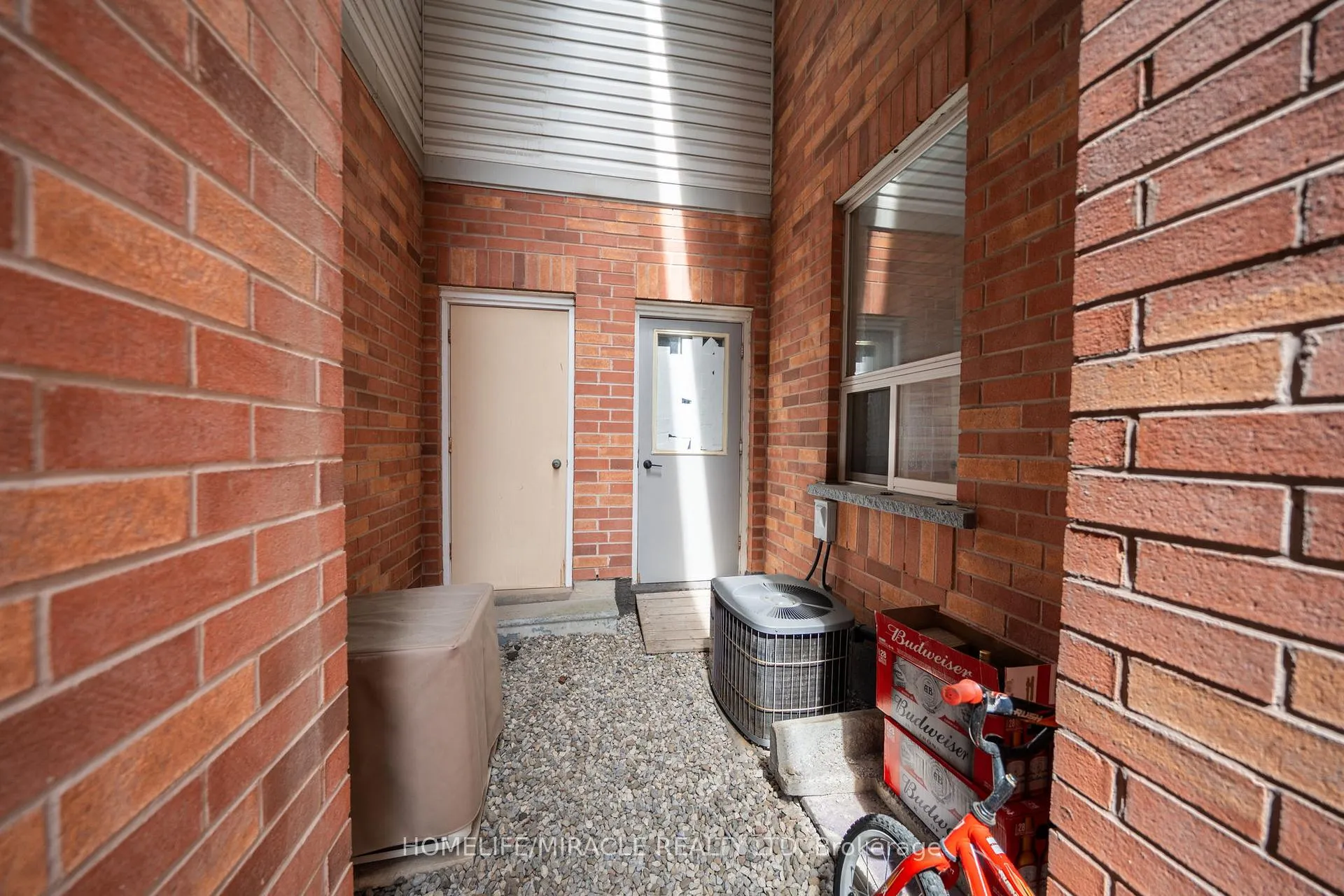 Photo 47 of 93 Brickyard Way, Brampton, Brampton North — HOMEH