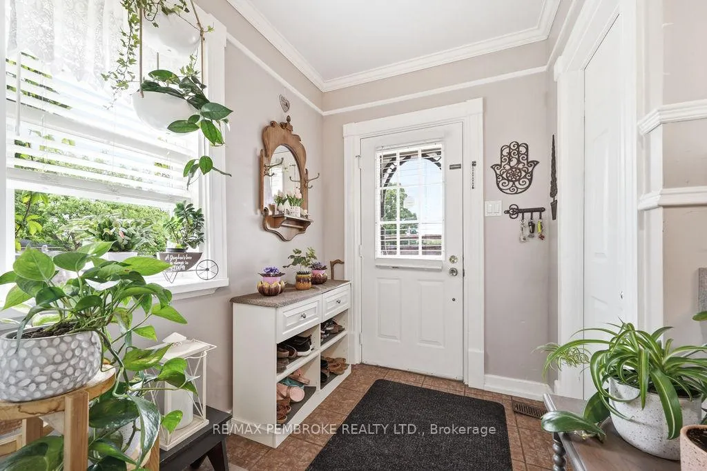 Photo 2 of 558 Mackay Street, Pembroke, Pembroke — HOMEH
