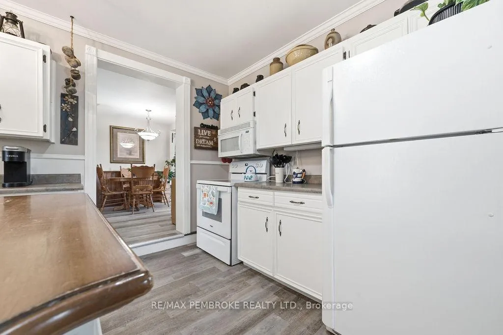Photo 11 of 558 Mackay Street, Pembroke, Pembroke — HOMEH