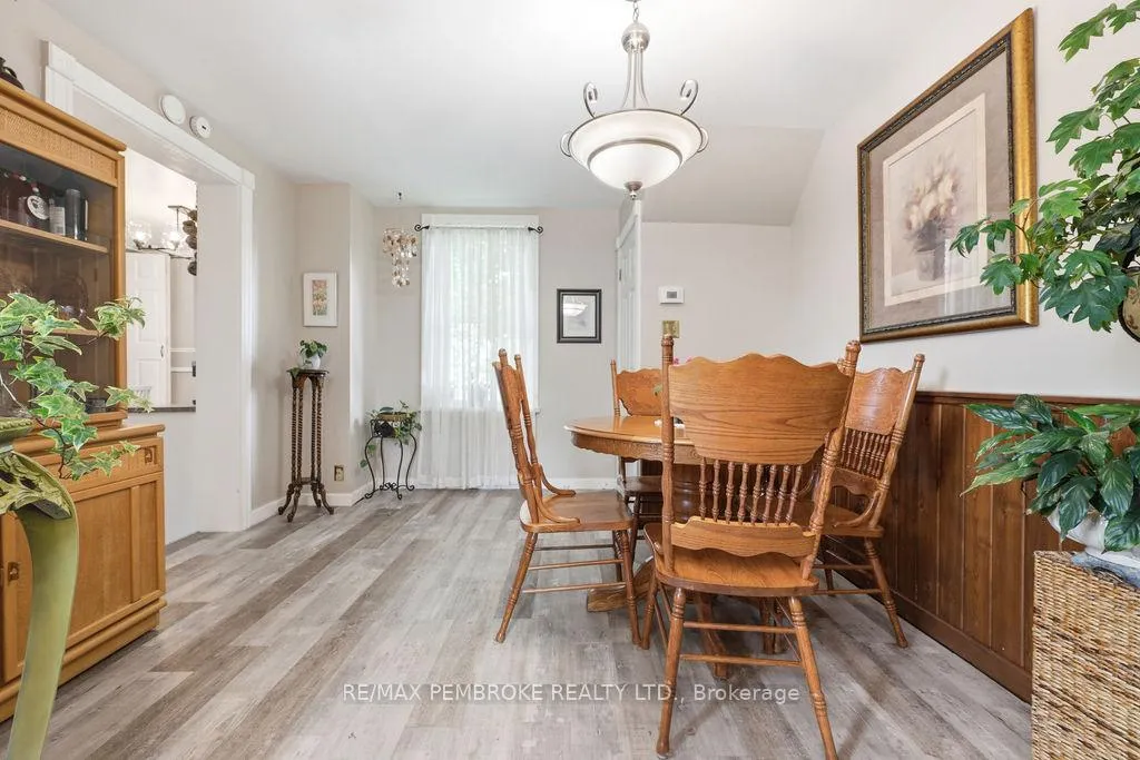 Photo 14 of 558 Mackay Street, Pembroke, Pembroke — HOMEH
