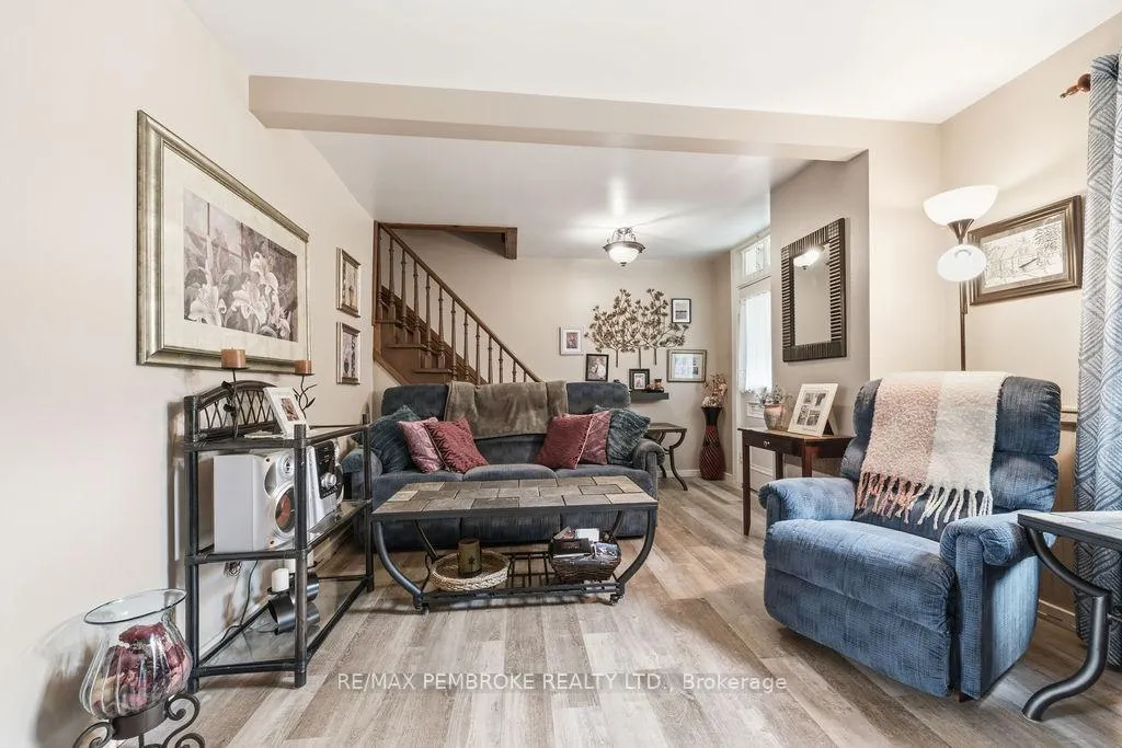 Photo 17 of 558 Mackay Street, Pembroke, Pembroke — HOMEH