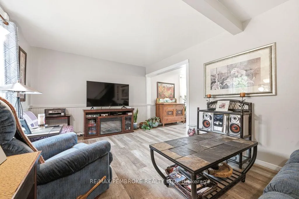Photo 19 of 558 Mackay Street, Pembroke, Pembroke — HOMEH