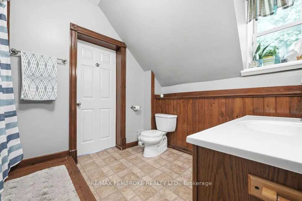 Photo 24 of 558 Mackay Street, Pembroke, Pembroke — HOMEH