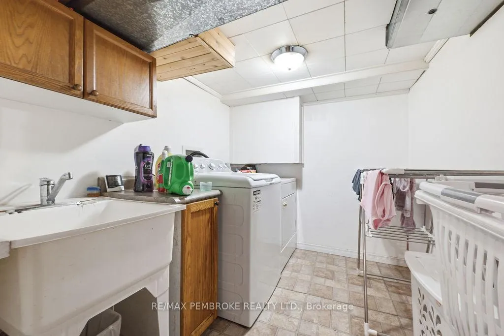 Photo 31 of 558 Mackay Street, Pembroke, Pembroke — HOMEH