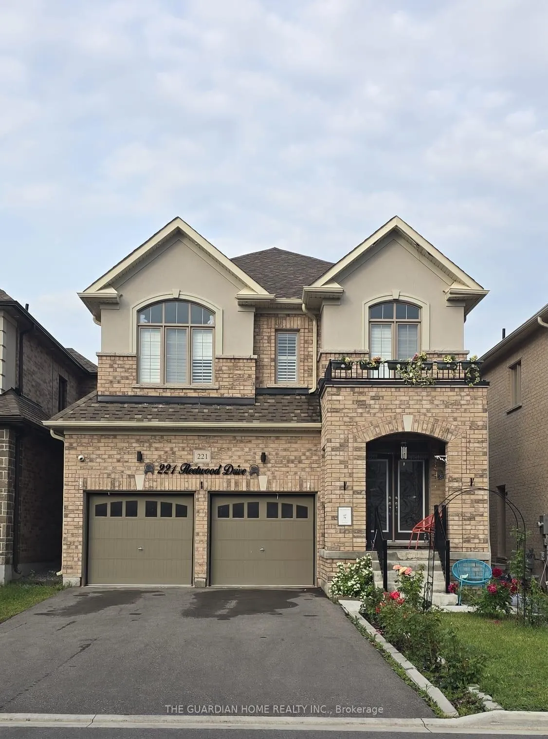 Photo 1 of 221 Fleetwood Drive, Oshawa, Eastdale — HOMEH