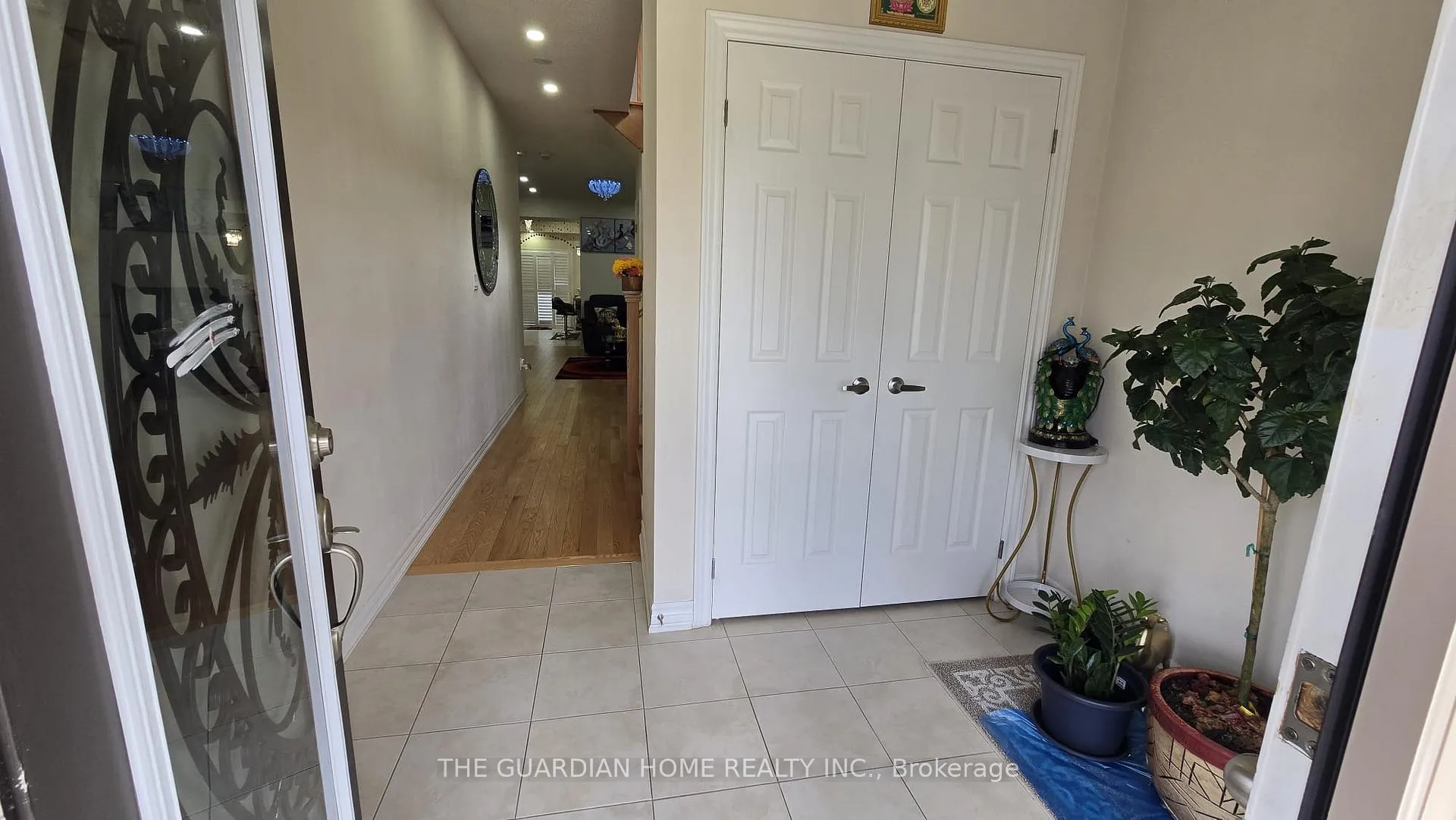 Photo 3 of 221 Fleetwood Drive, Oshawa, Eastdale — HOMEH