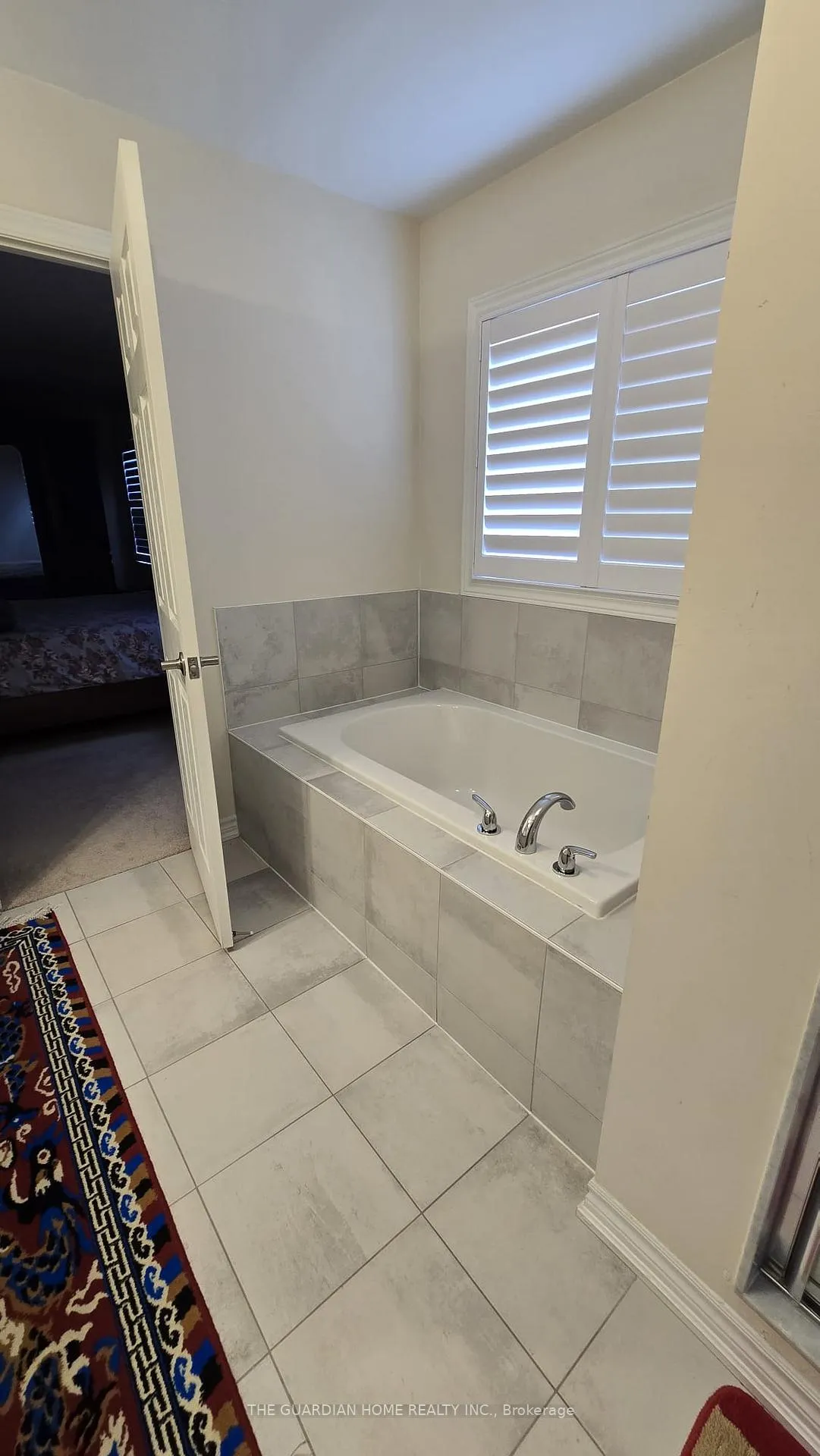 Photo 12 of 221 Fleetwood Drive, Oshawa, Eastdale — HOMEH