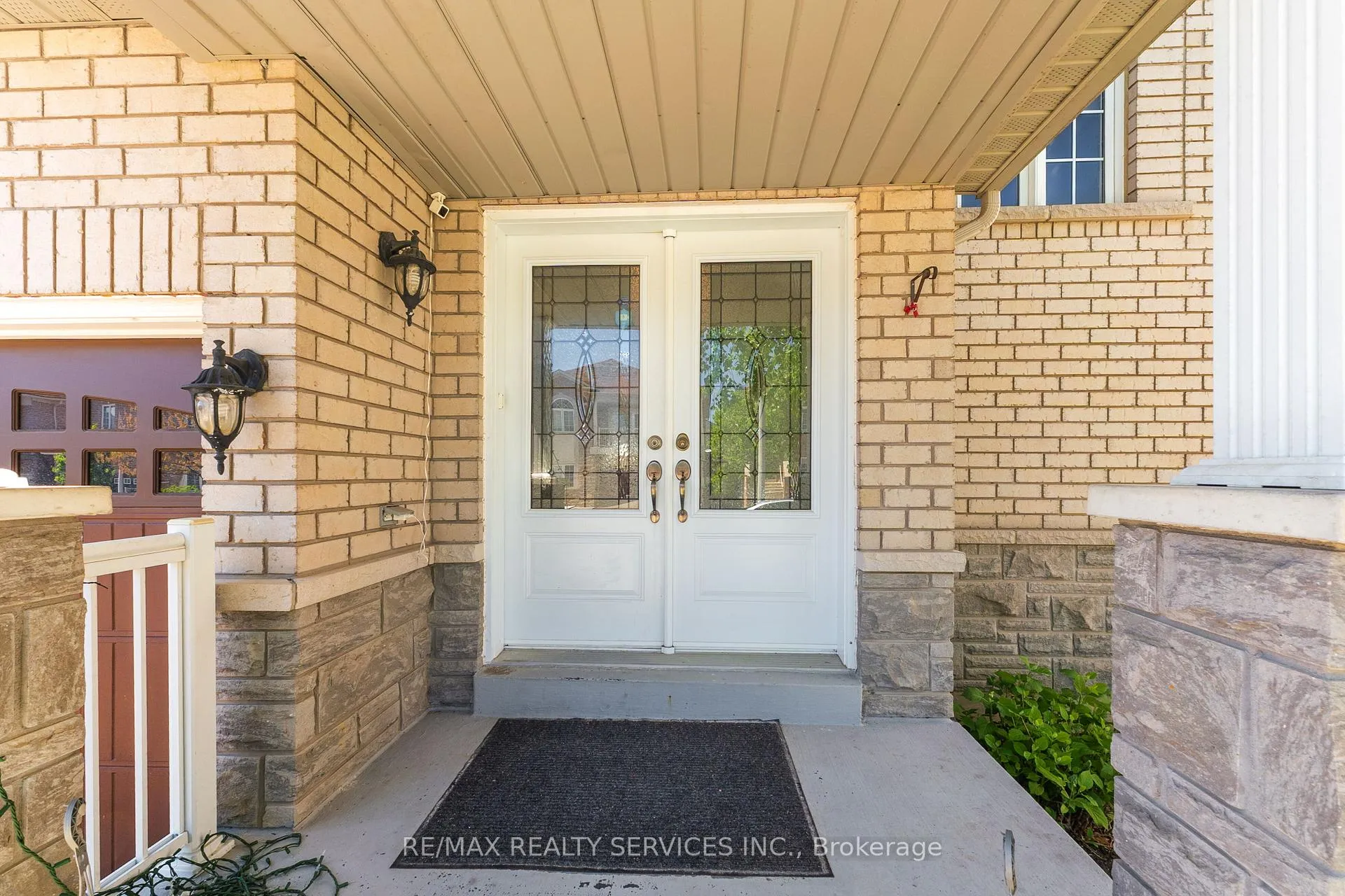 Photo 3 of 29 Sir Jacobs Crescent, Brampton, Fletcher's Meadow — HOMEH