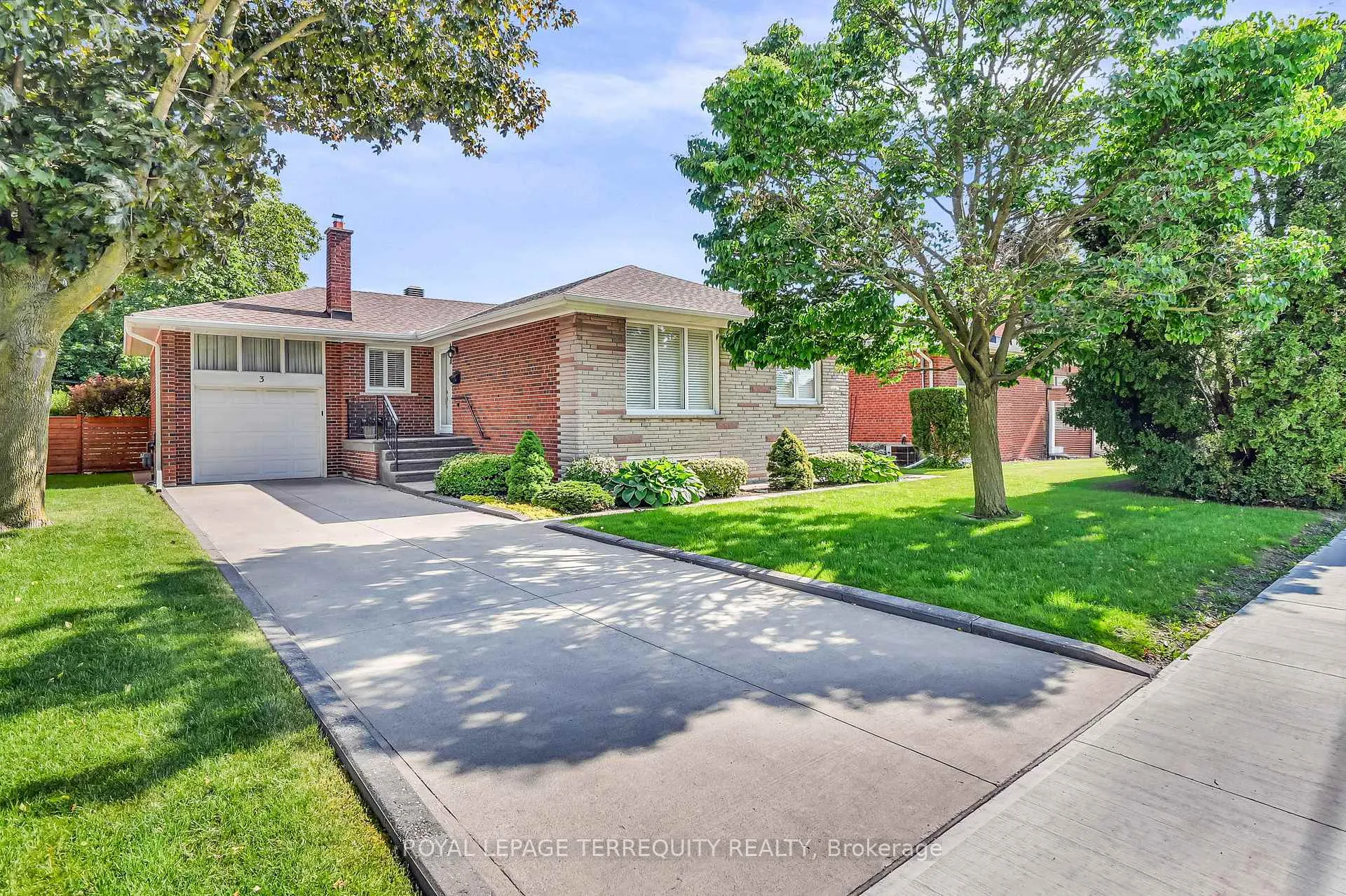 Photo 1 of 3 Avery Avenue, Etobicoke, Markland Wood — HOMEH