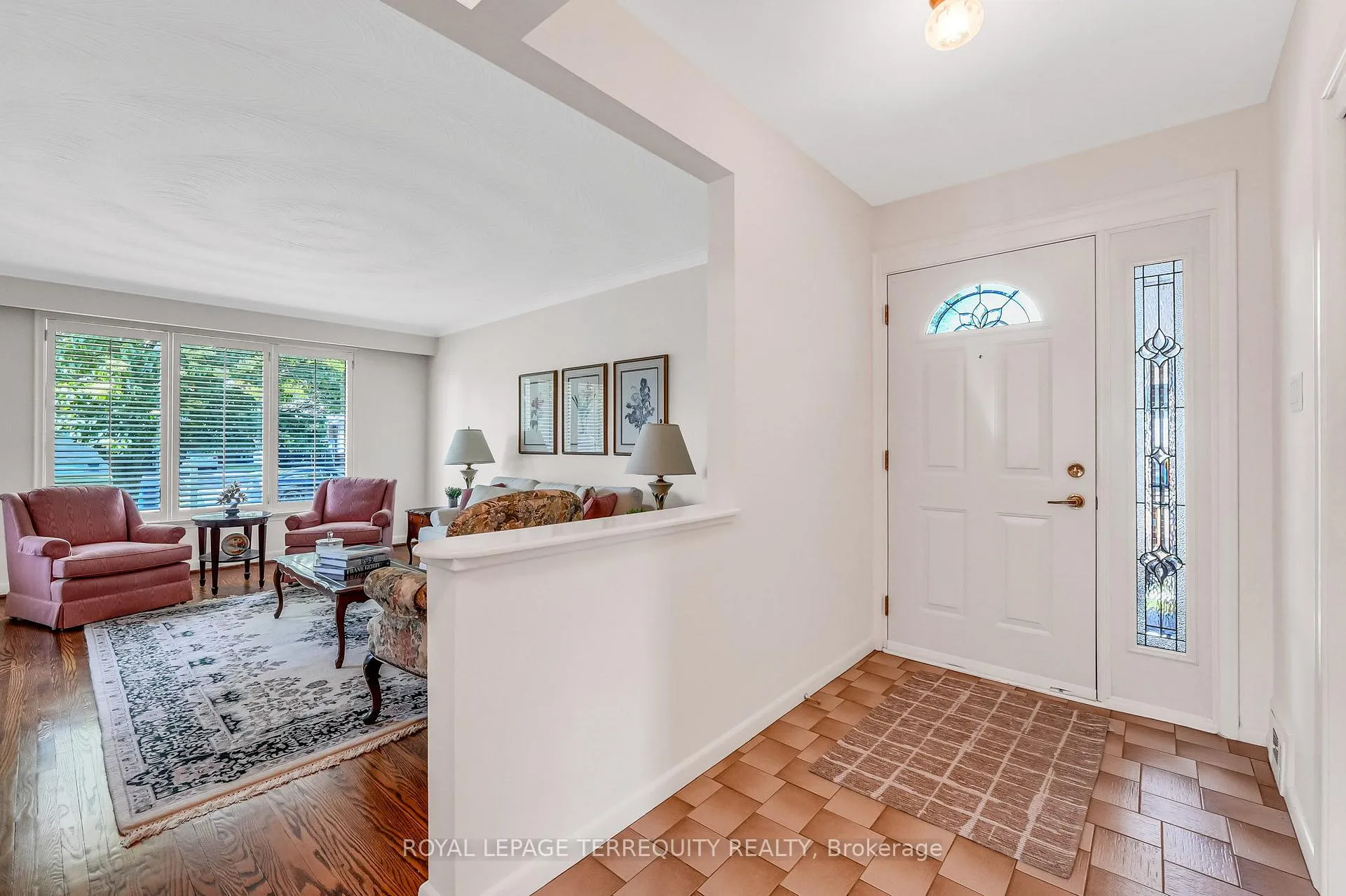 Photo 6 of 3 Avery Avenue, Etobicoke, Markland Wood — HOMEH