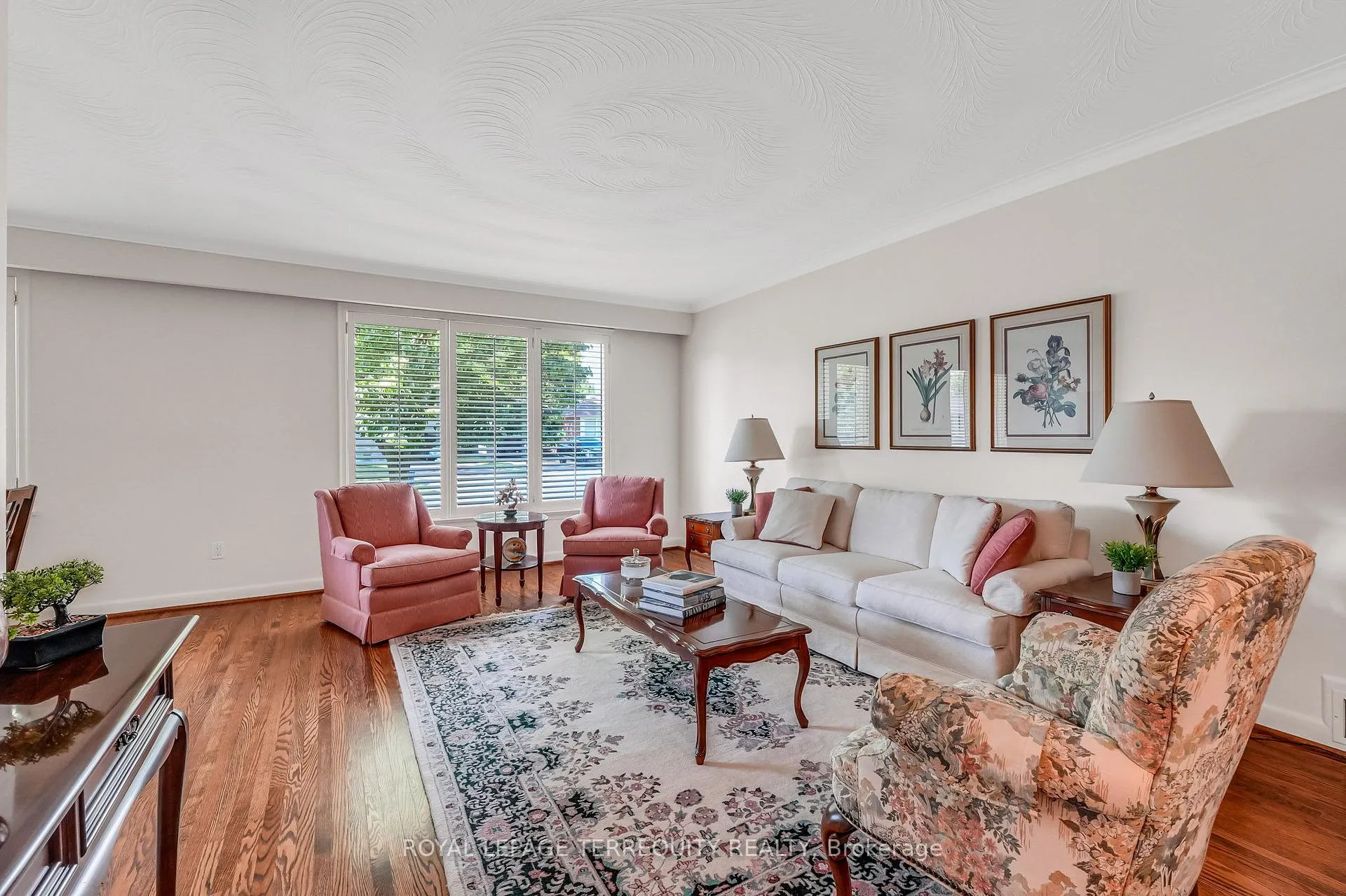 Photo 7 of 3 Avery Avenue, Etobicoke, Markland Wood — HOMEH