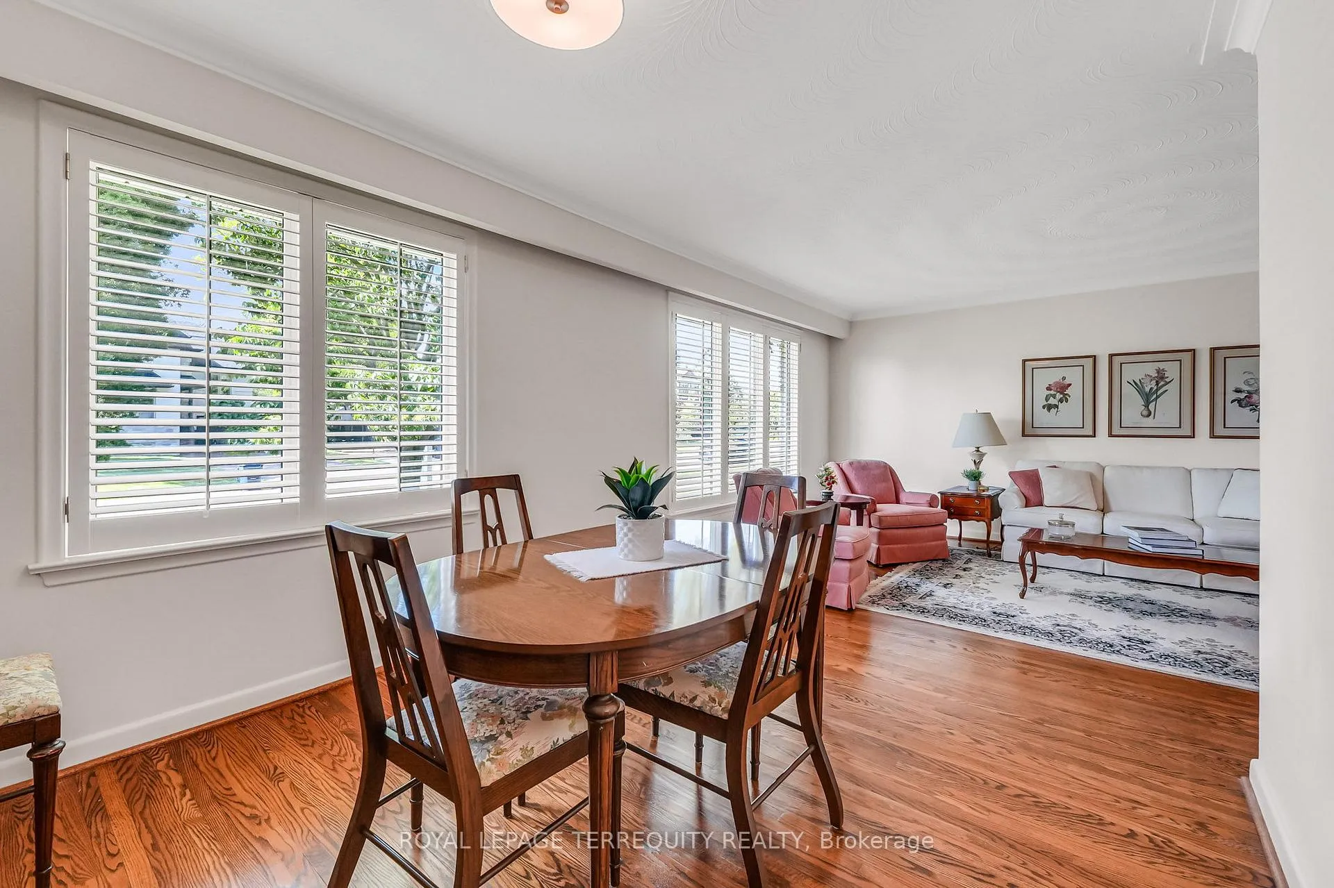 Photo 11 of 3 Avery Avenue, Etobicoke, Markland Wood — HOMEH