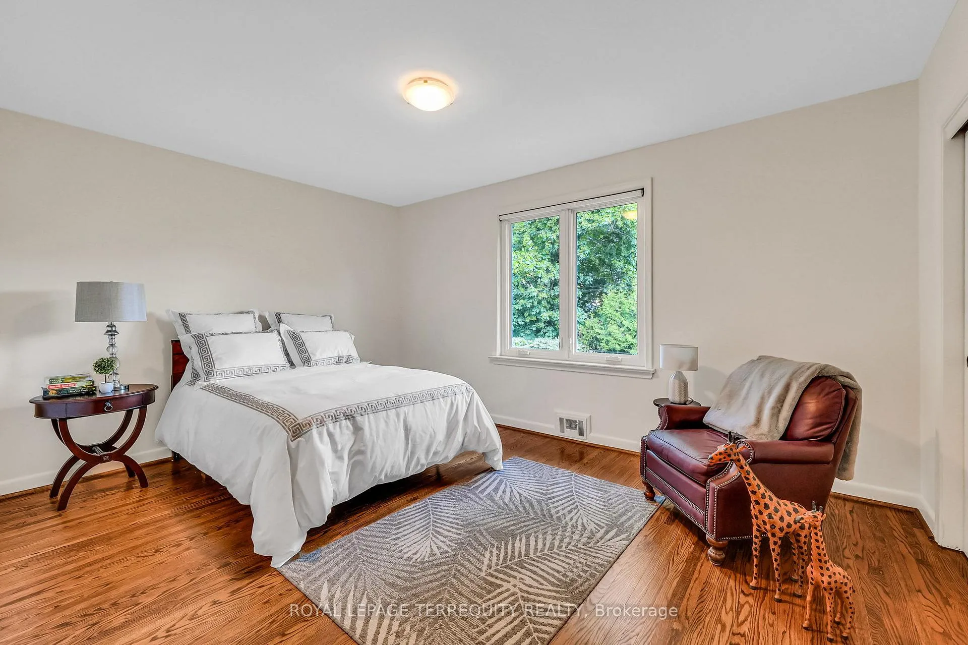Photo 16 of 3 Avery Avenue, Etobicoke, Markland Wood — HOMEH
