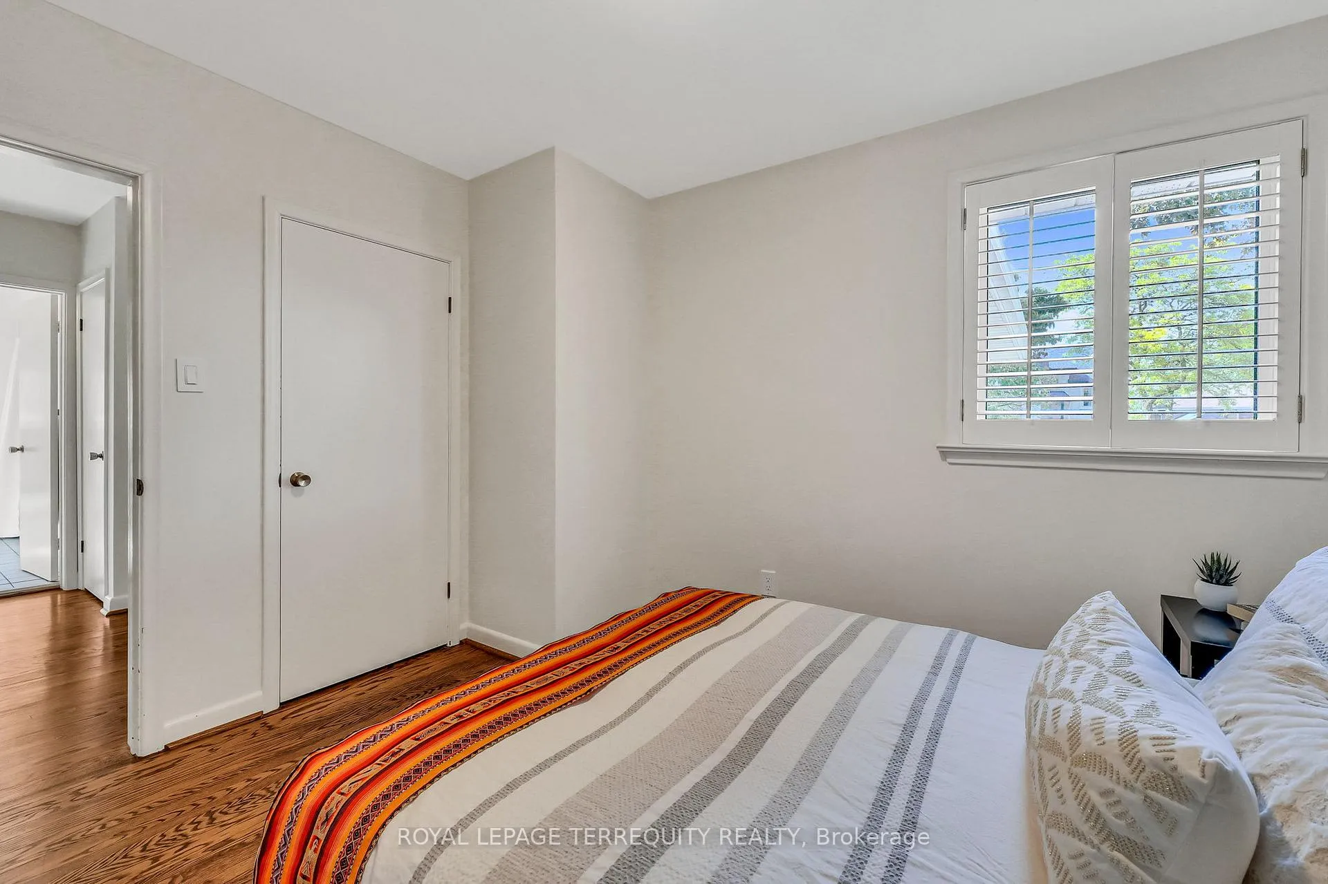 Photo 18 of 3 Avery Avenue, Etobicoke, Markland Wood — HOMEH