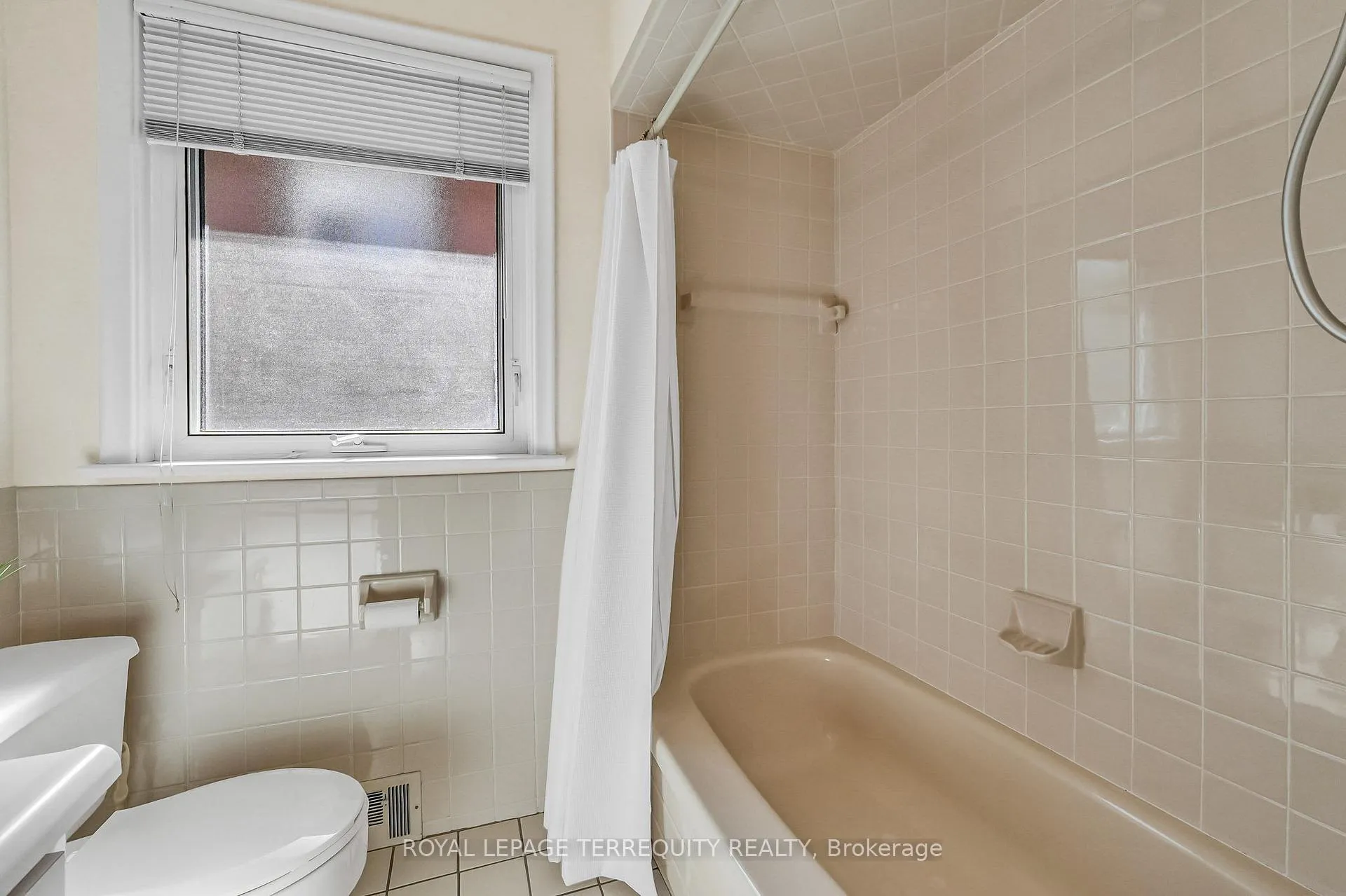 Photo 21 of 3 Avery Avenue, Etobicoke, Markland Wood — HOMEH