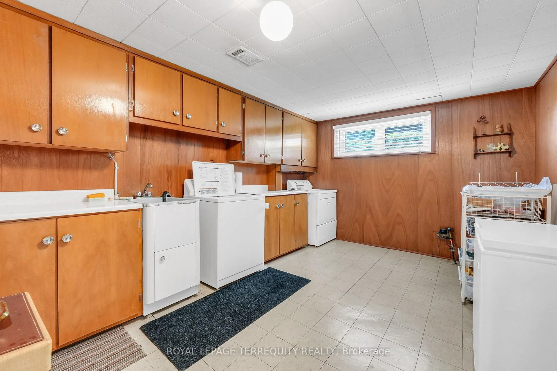 Photo 28 of 3 Avery Avenue, Etobicoke, Markland Wood — HOMEH
