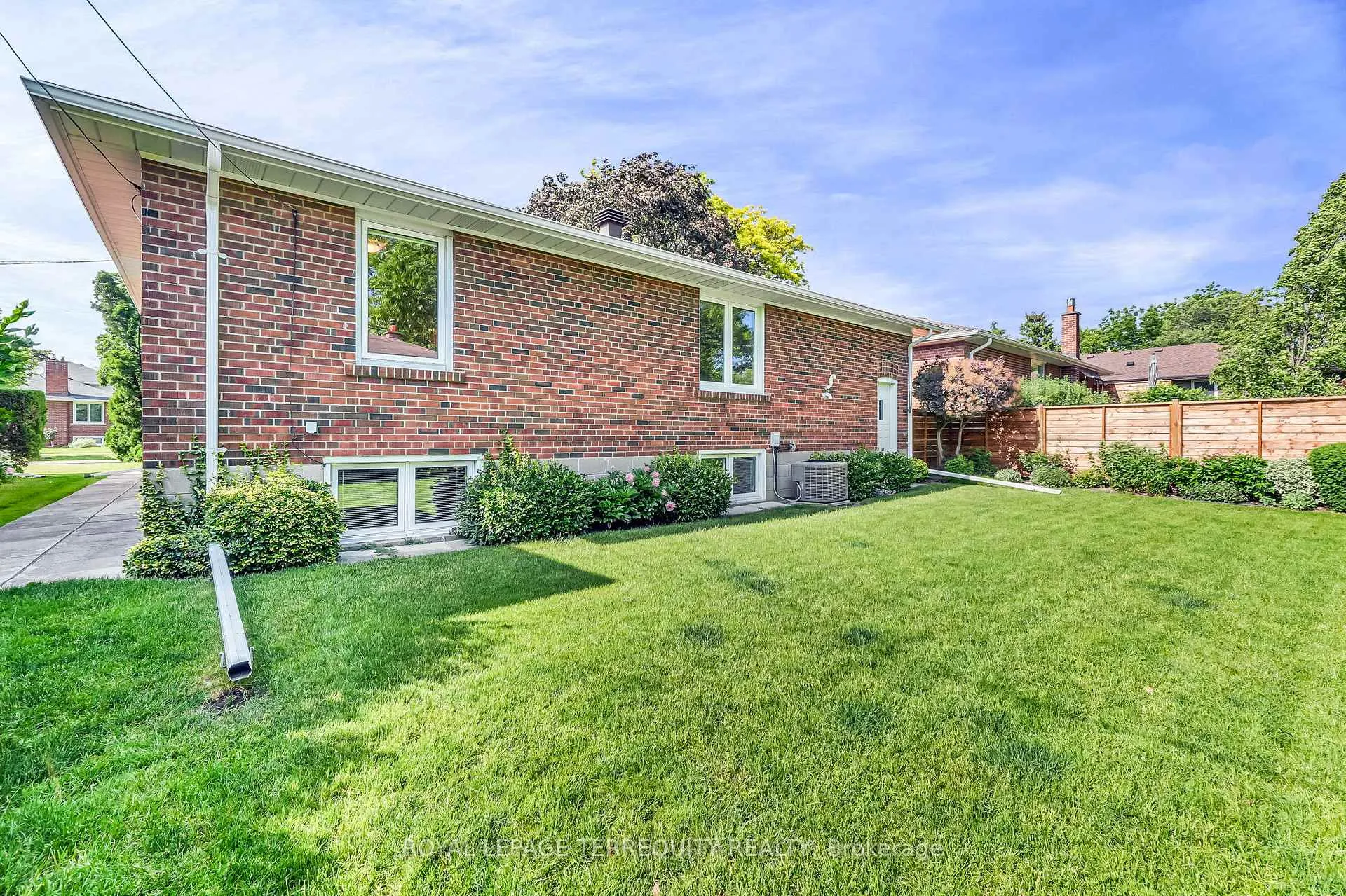 Photo 30 of 3 Avery Avenue, Etobicoke, Markland Wood — HOMEH