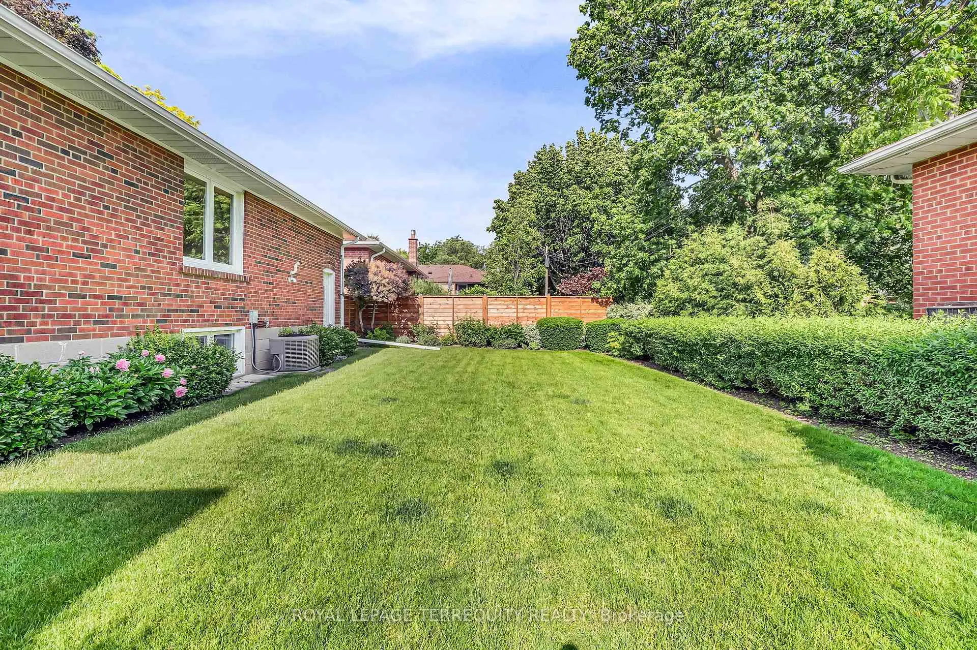 Photo 31 of 3 Avery Avenue, Etobicoke, Markland Wood — HOMEH
