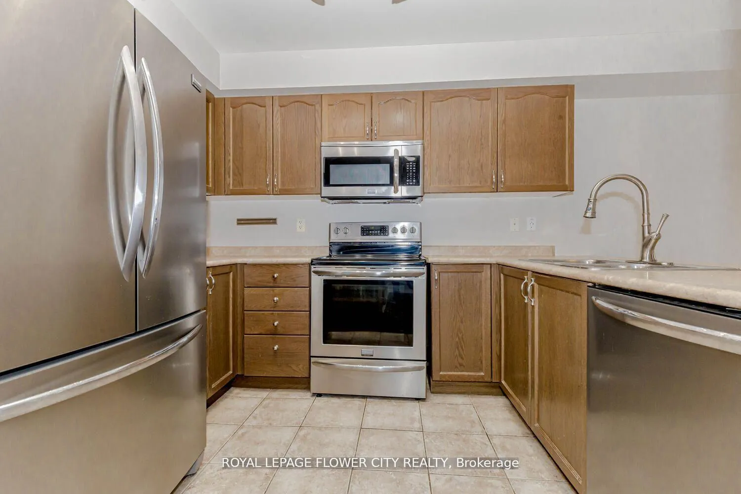 Photo 8 of 1510 Ceresino Crescent, Innisfil, Alcona — HOMEH