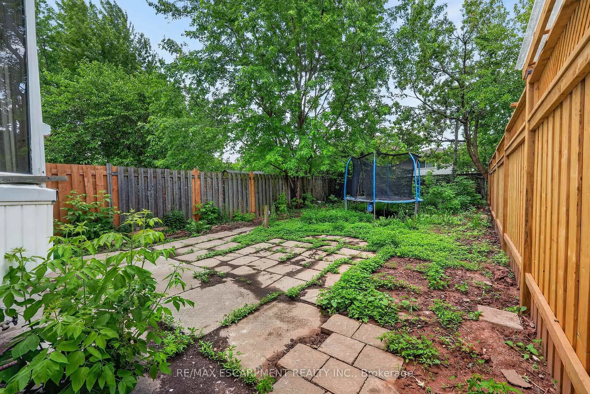 Photo 10 of 28 Cambridge Avenue, Hamilton, Crown Point — HOMEH
