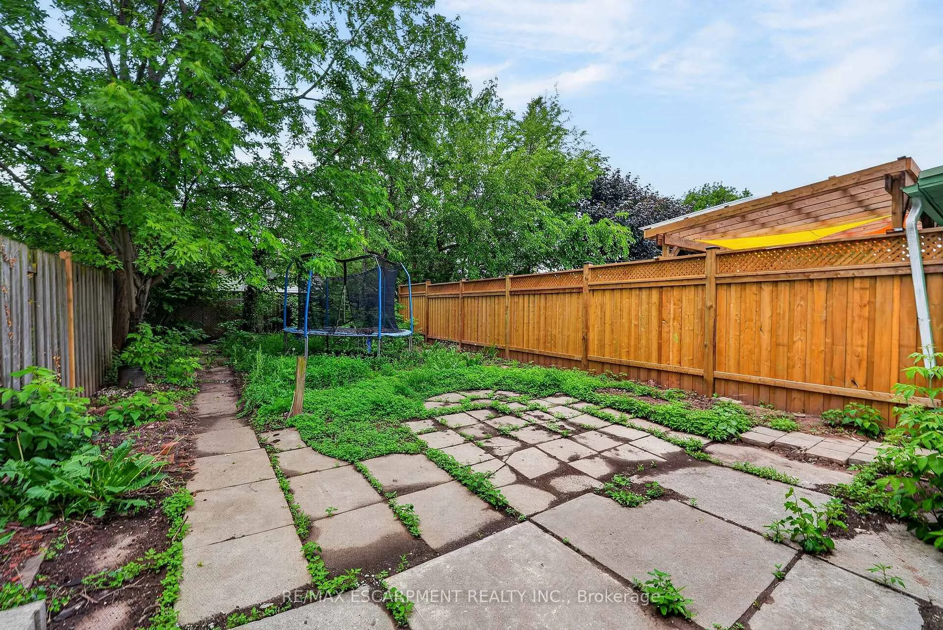 Photo 11 of 28 Cambridge Avenue, Hamilton, Crown Point — HOMEH