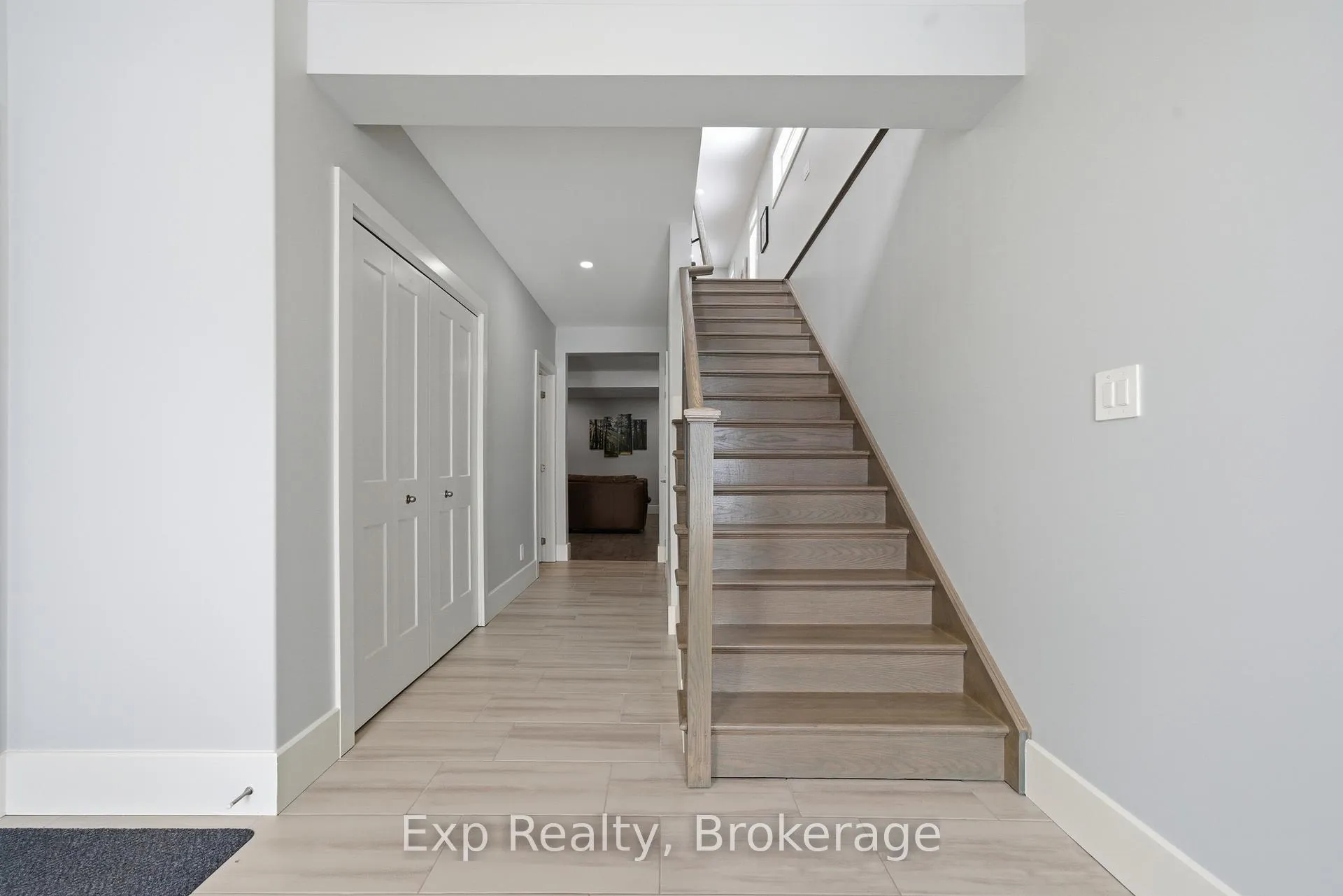 Photo 5 of 52 Meagan Lane, Quinte West, Frankford Ward — HOMEH