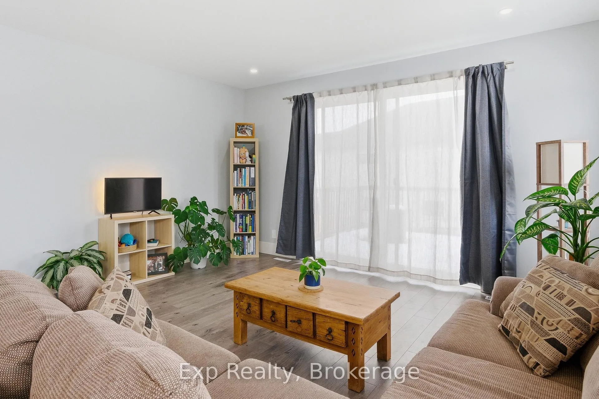 Photo 20 of 52 Meagan Lane, Quinte West, Frankford Ward — HOMEH