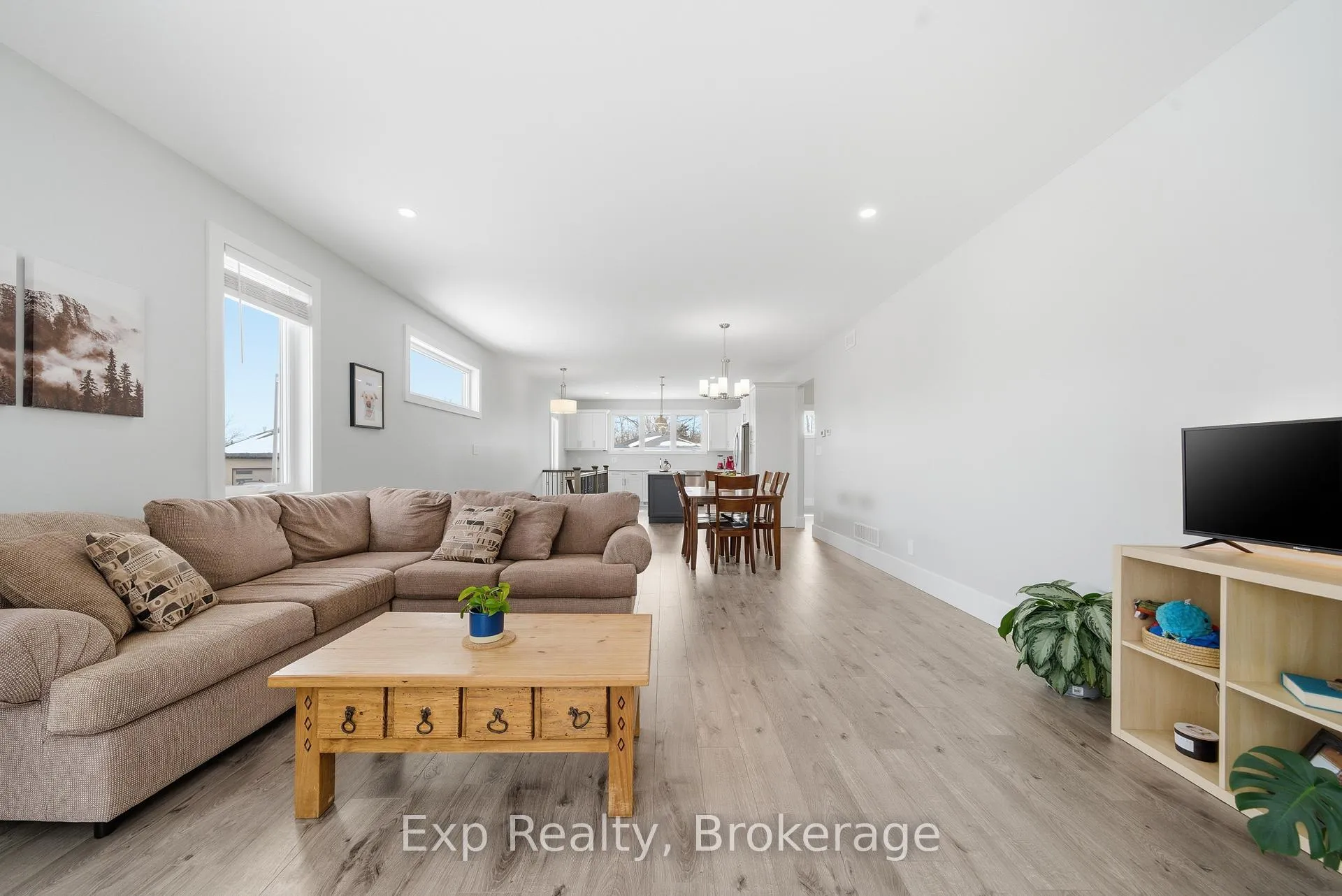 Photo 23 of 52 Meagan Lane, Quinte West, Frankford Ward — HOMEH