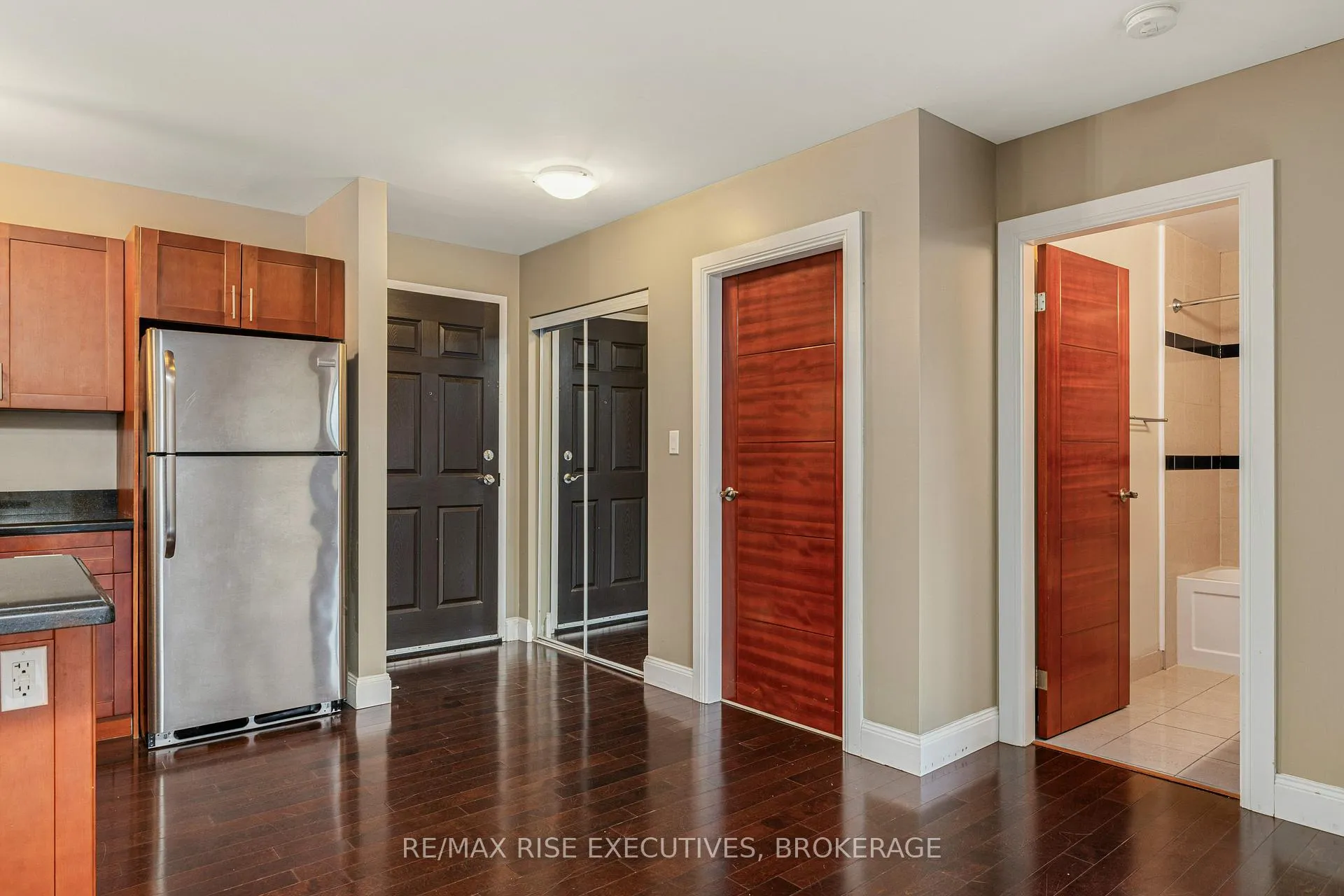 Photo 5 of Unit 516, 539 Armstrong Road, Kingston, East Gardiners Rd — HOMEH