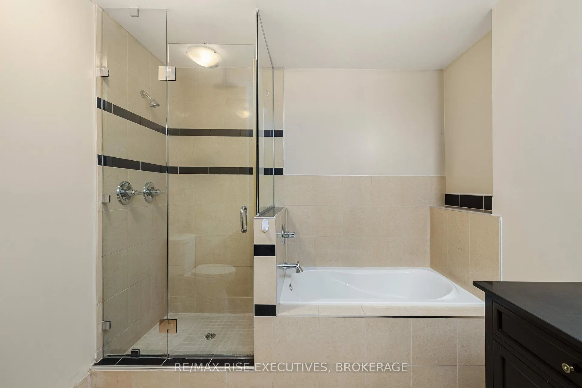 Photo 29 of Unit 516, 539 Armstrong Road, Kingston, East Gardiners Rd — HOMEH