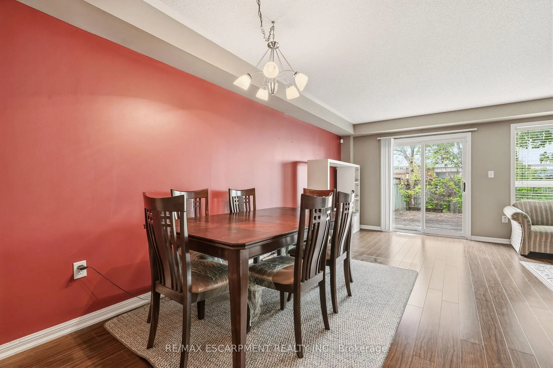 Photo 4 of 4413 Peter Drive, Burlington, Shoreacres — HOMEH