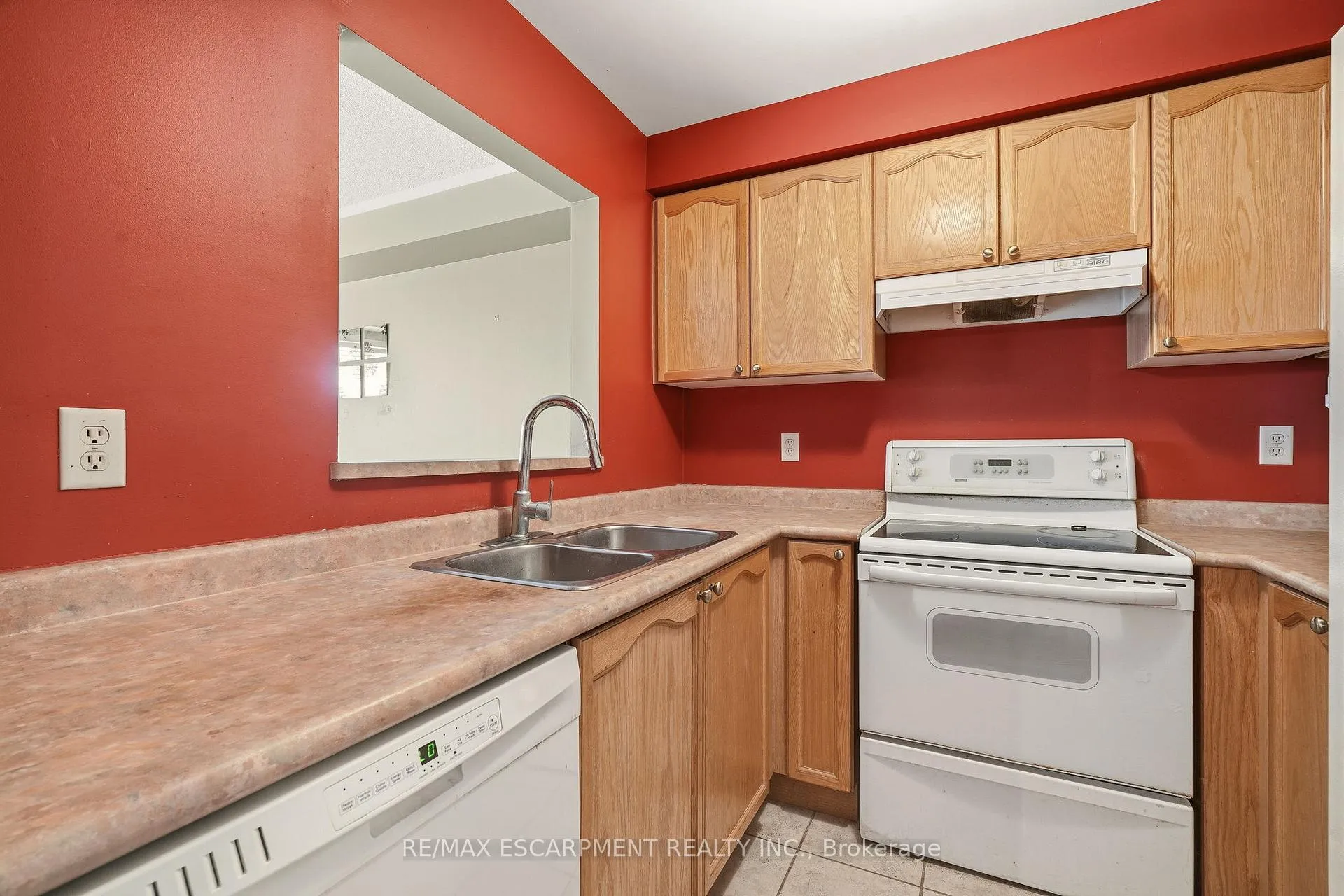 Photo 8 of 4413 Peter Drive, Burlington, Shoreacres — HOMEH