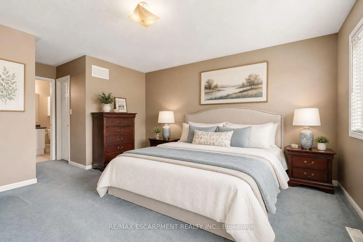 Photo 10 of 4413 Peter Drive, Burlington, Shoreacres — HOMEH