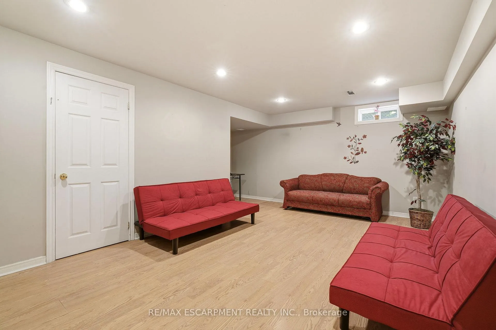 Photo 14 of 4413 Peter Drive, Burlington, Shoreacres — HOMEH