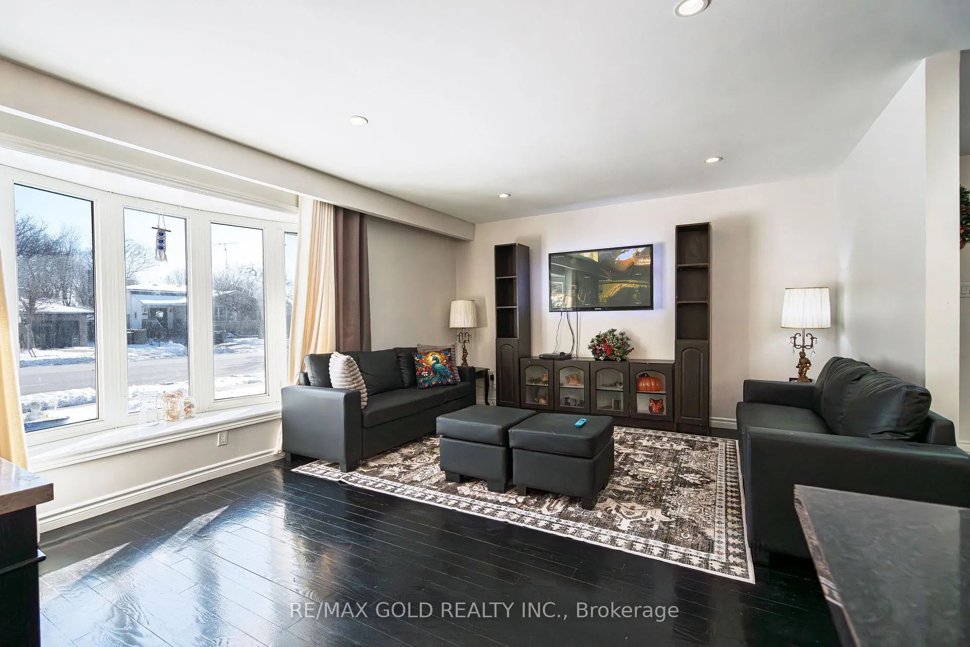 Photo 2 of 46 Elgin Drive, Brampton, Brampton South — HOMEH
