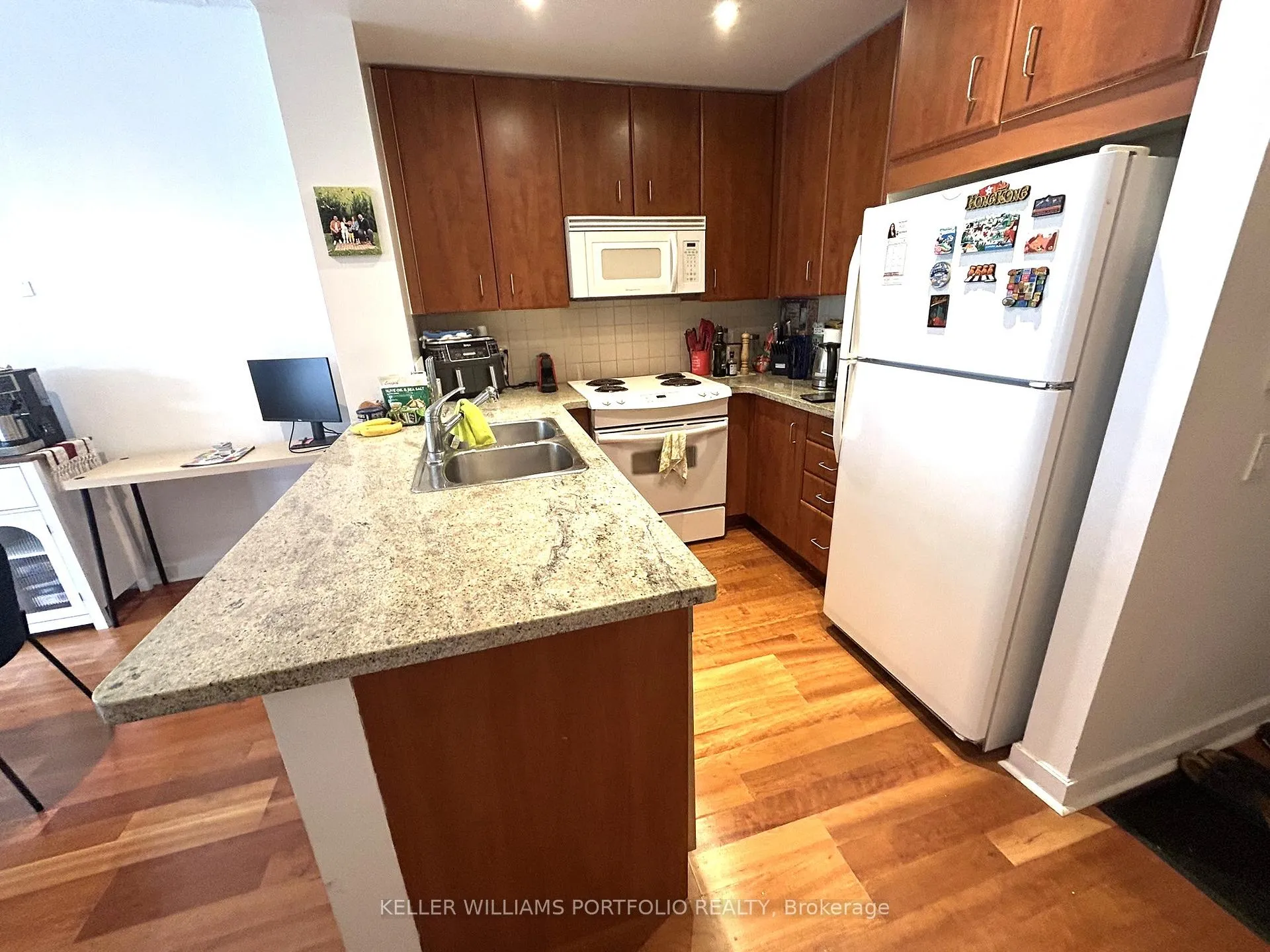 Photo 9 of Unit 1512, 85 Bloor Street E, Toronto, Church-Yonge Corridor — HOMEH