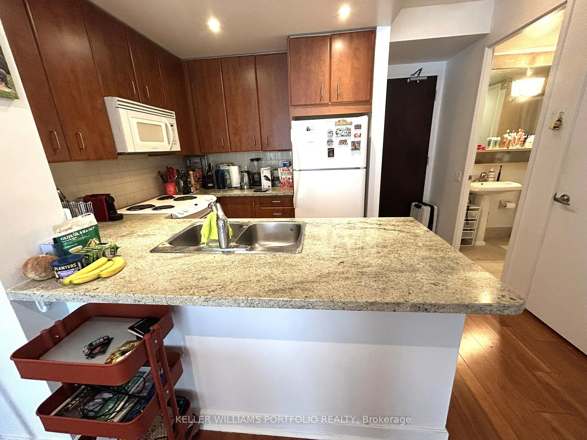 Photo 10 of Unit 1512, 85 Bloor Street E, Toronto, Church-Yonge Corridor — HOMEH