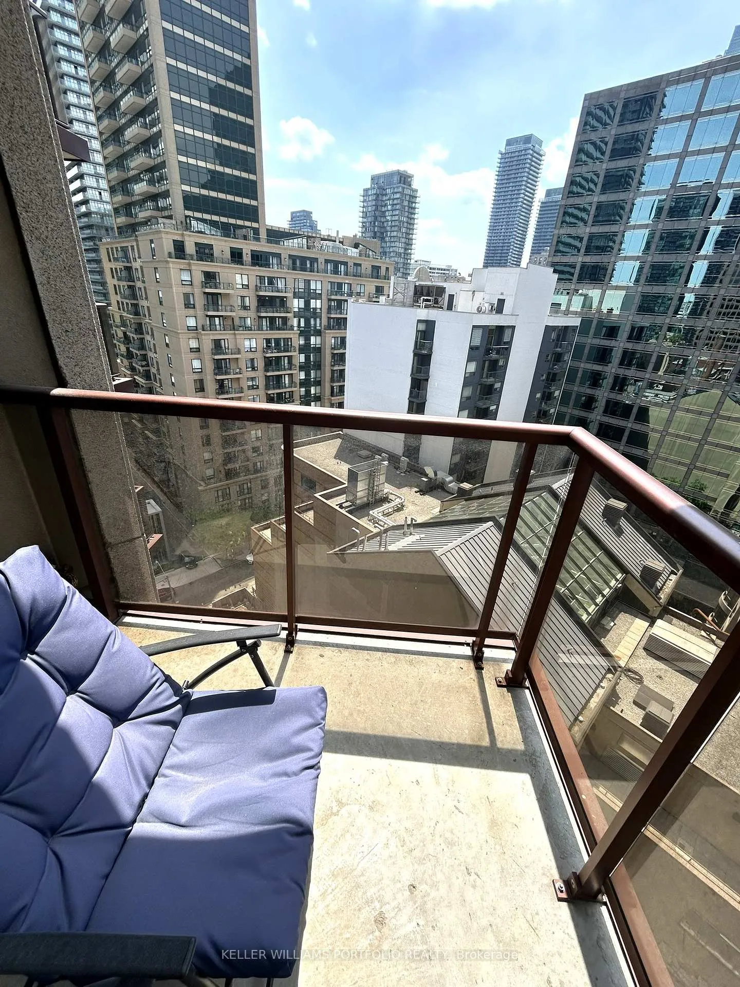 Photo 14 of Unit 1512, 85 Bloor Street E, Toronto, Church-Yonge Corridor — HOMEH