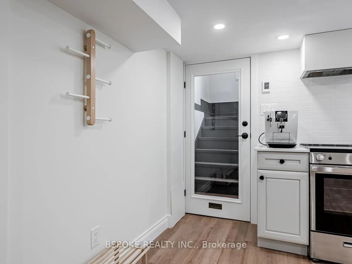 Photo 2 of Unit Bsmt, 4 Hartford Avenue, Toronto, The Beaches — HOMEH